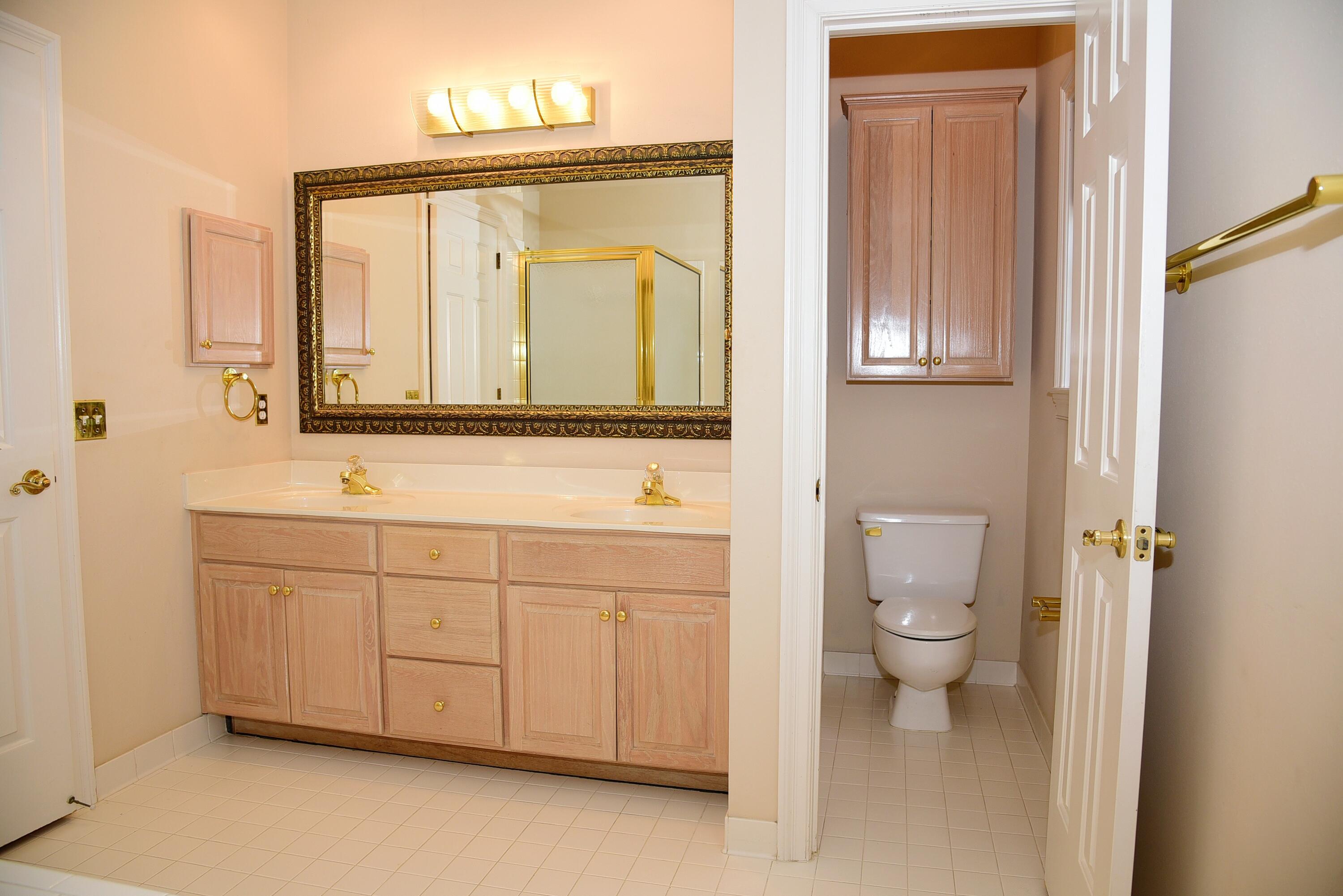 OAKMONT PLACE - Residential Lease