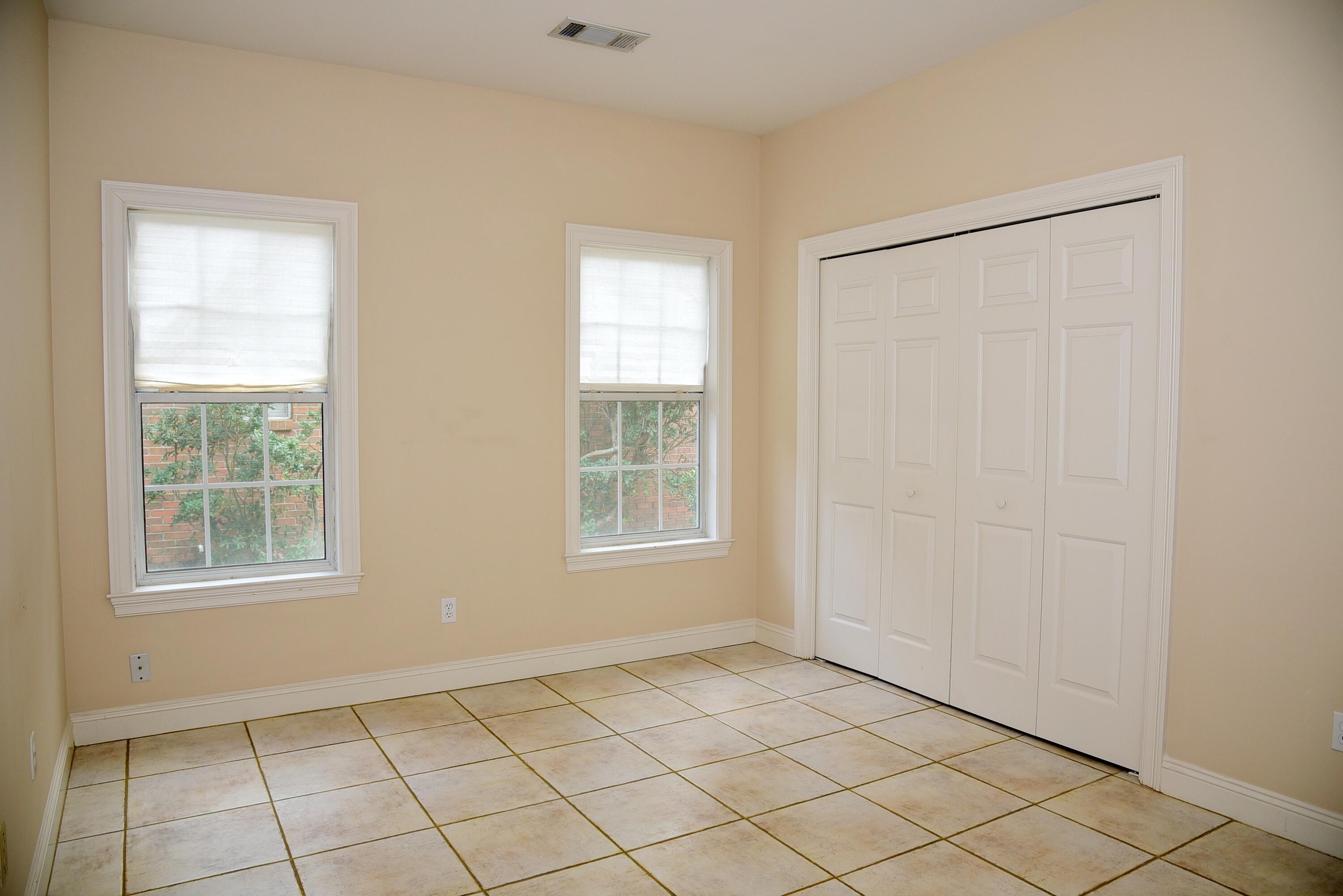 OAKMONT PLACE - Residential Lease