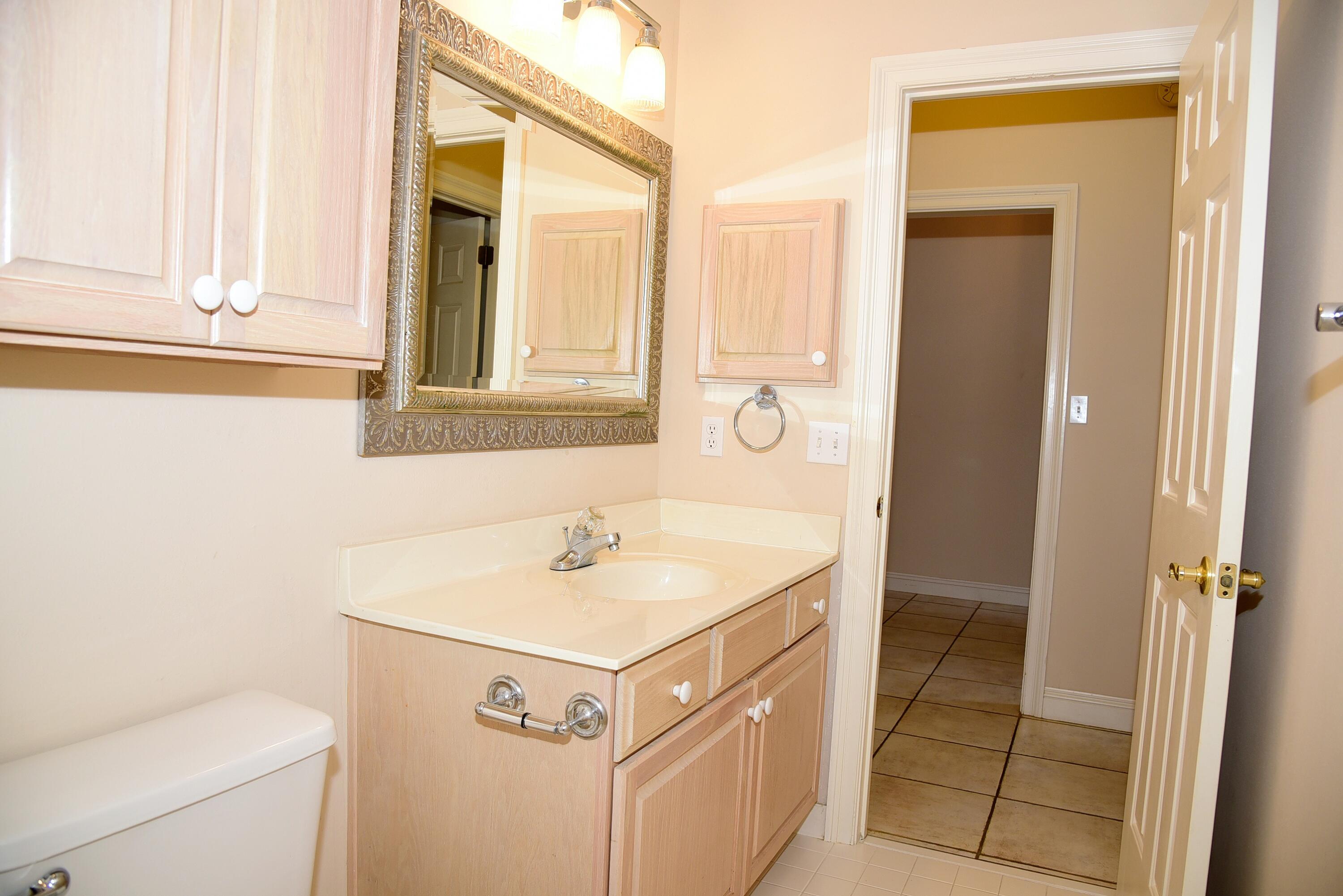 OAKMONT PLACE - Residential Lease