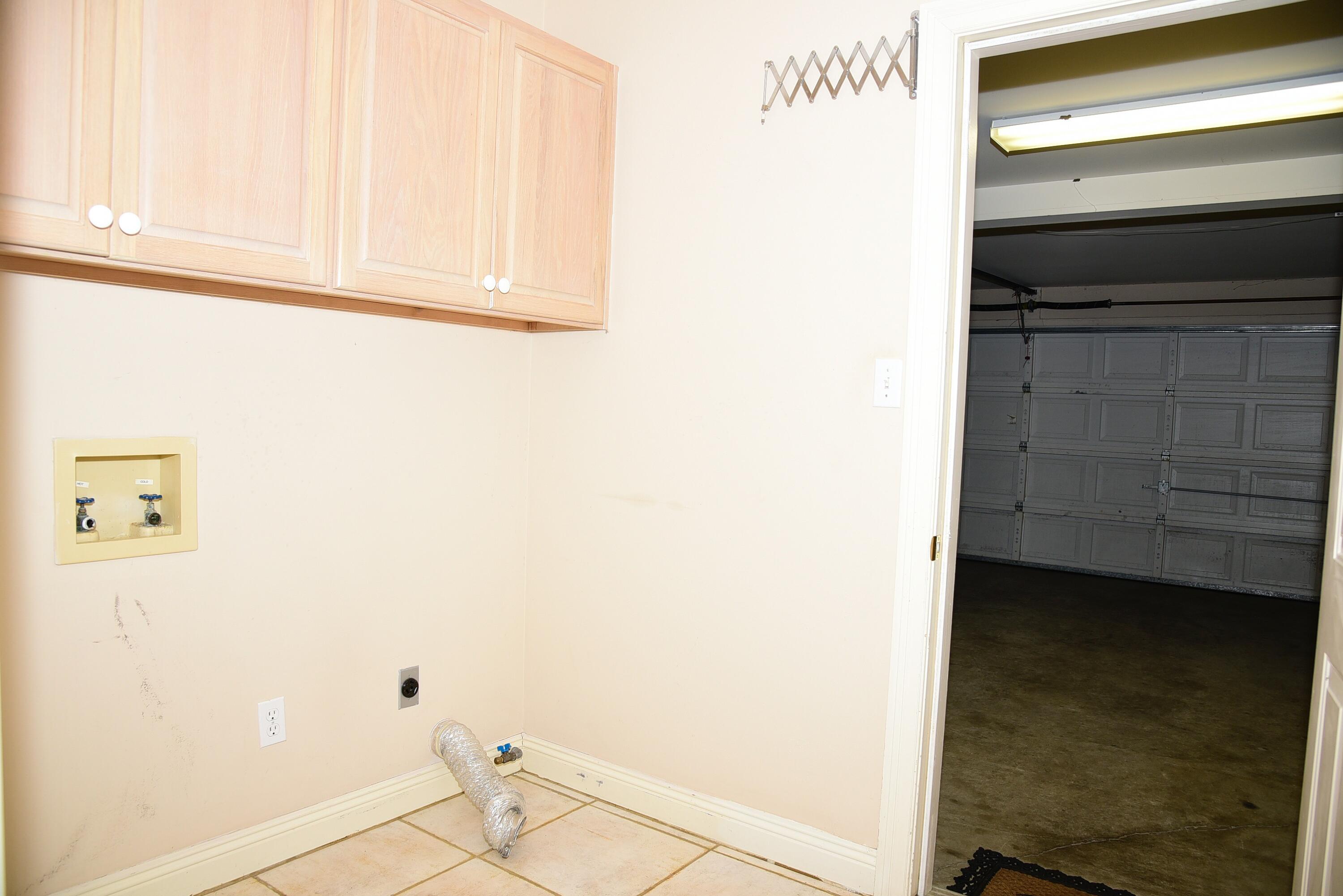 OAKMONT PLACE - Residential Lease