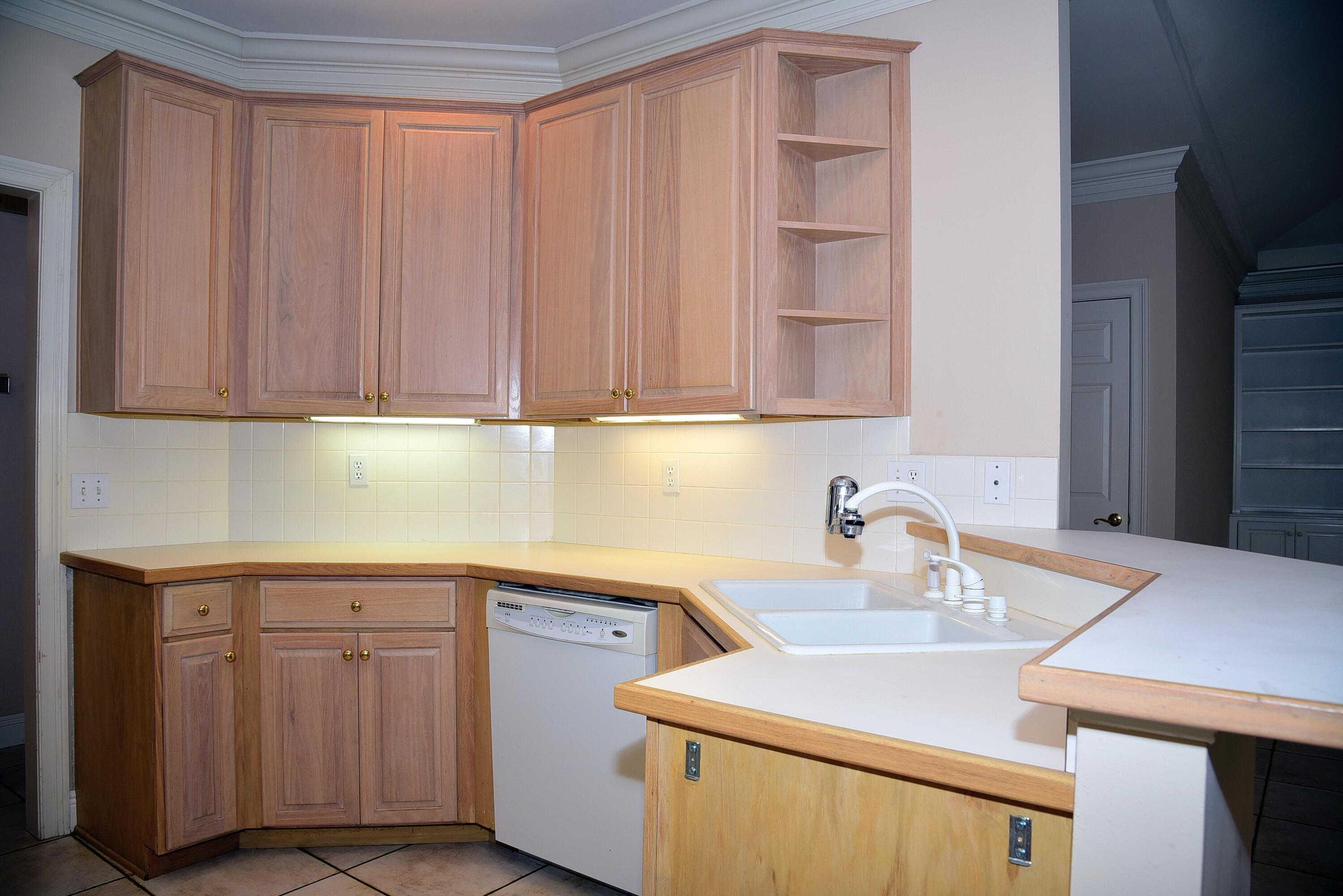 OAKMONT PLACE - Residential Lease