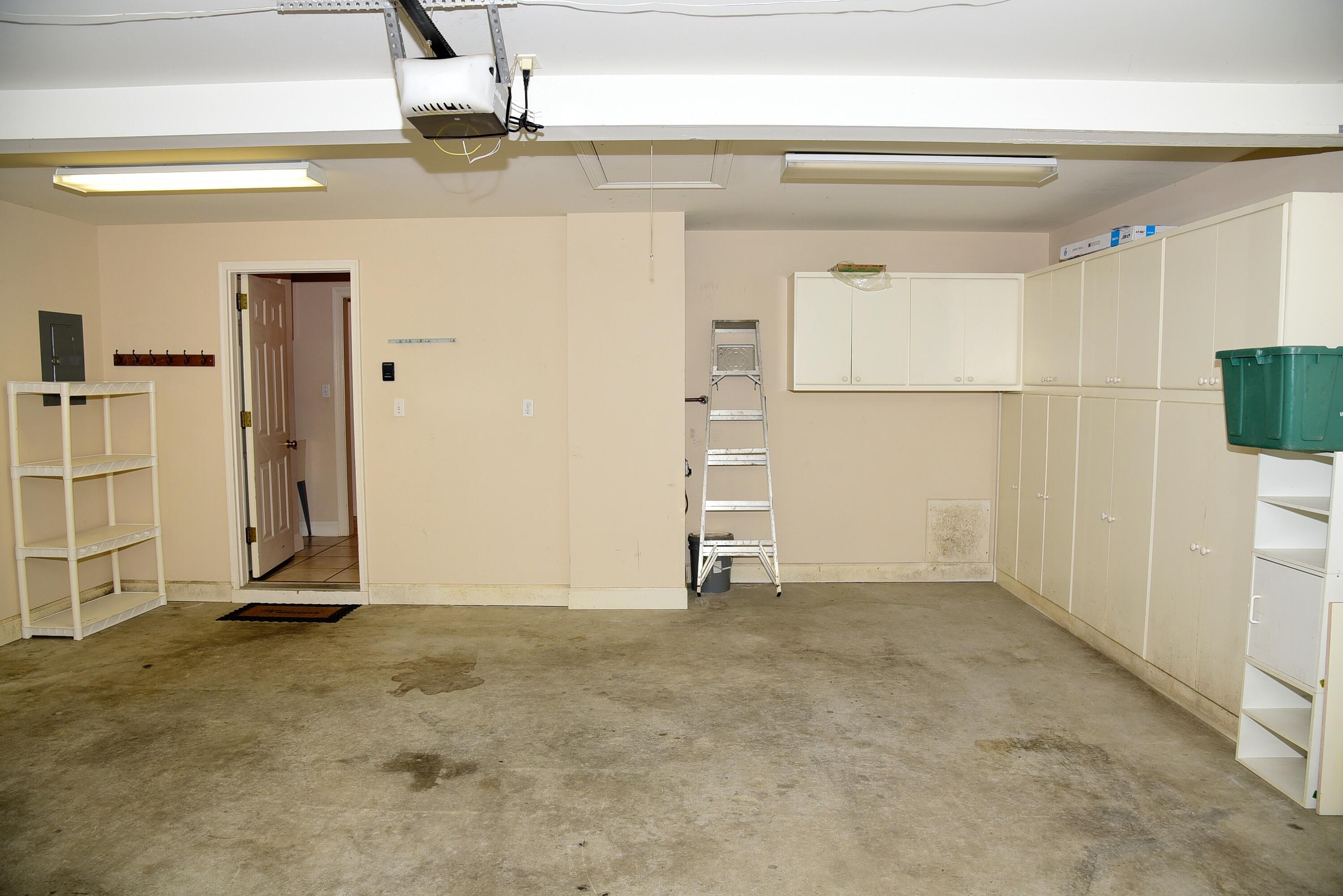 OAKMONT PLACE - Residential Lease