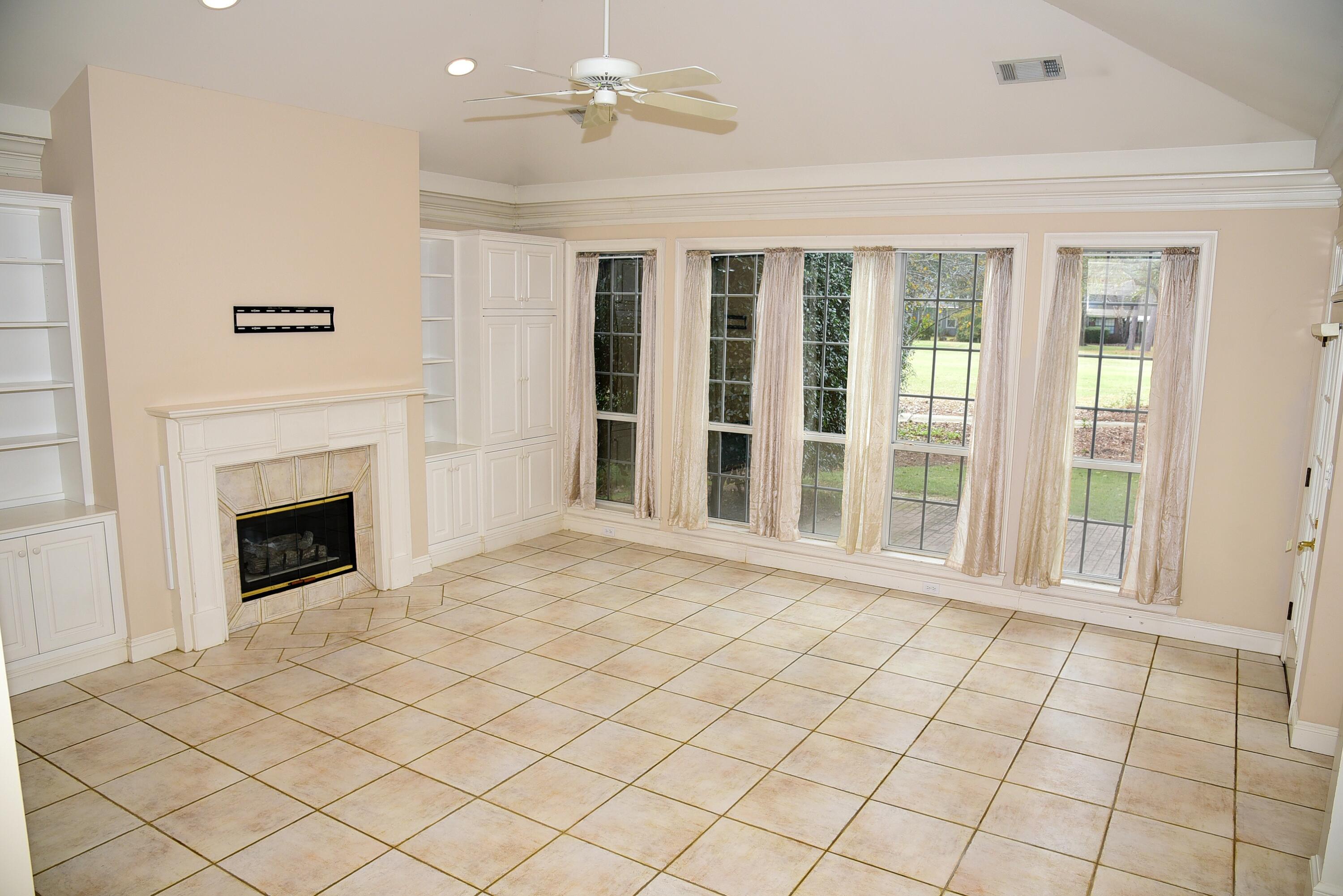 OAKMONT PLACE - Residential Lease