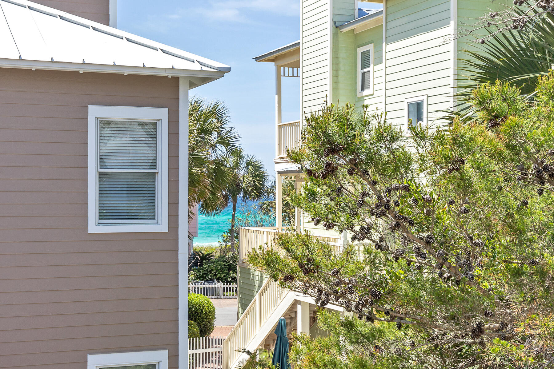 SUNRISE BEACH - Residential