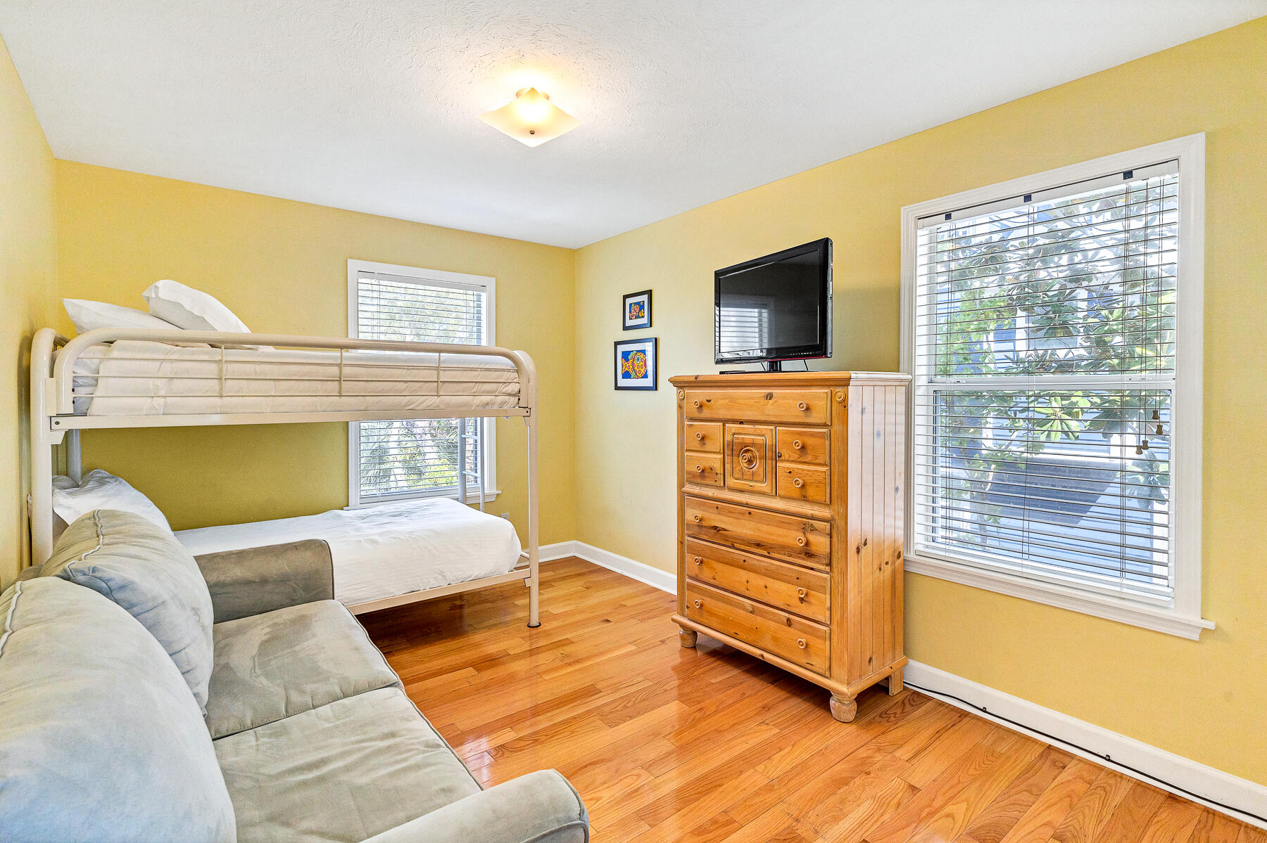 SUNRISE BEACH - Residential