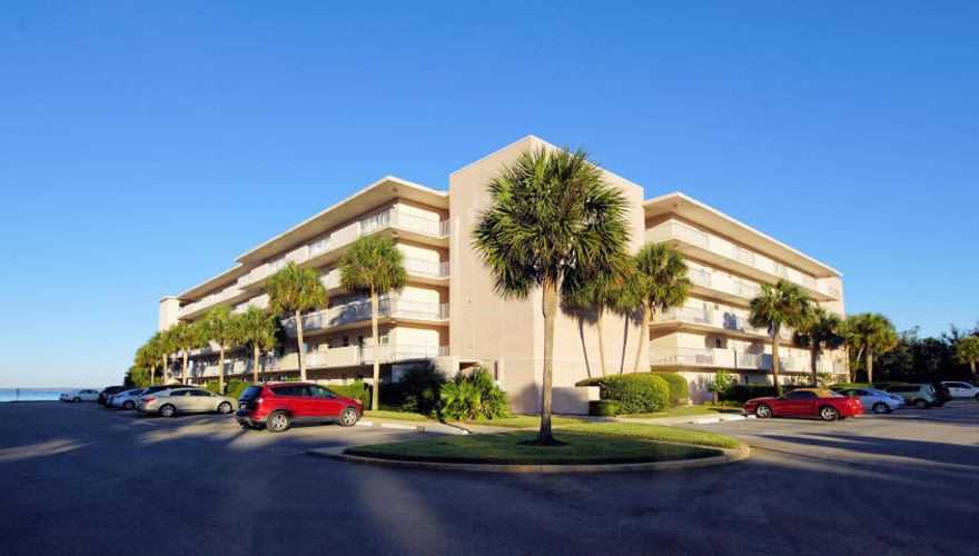 Beautiful one bedroom unit with an amazing view of the bay. The floors have redone with a beautiful light tile. The master bedroom has a walk in closet and a single closet. This unit is very open and move in ready. The property does not allow pets. More photos coming soon.