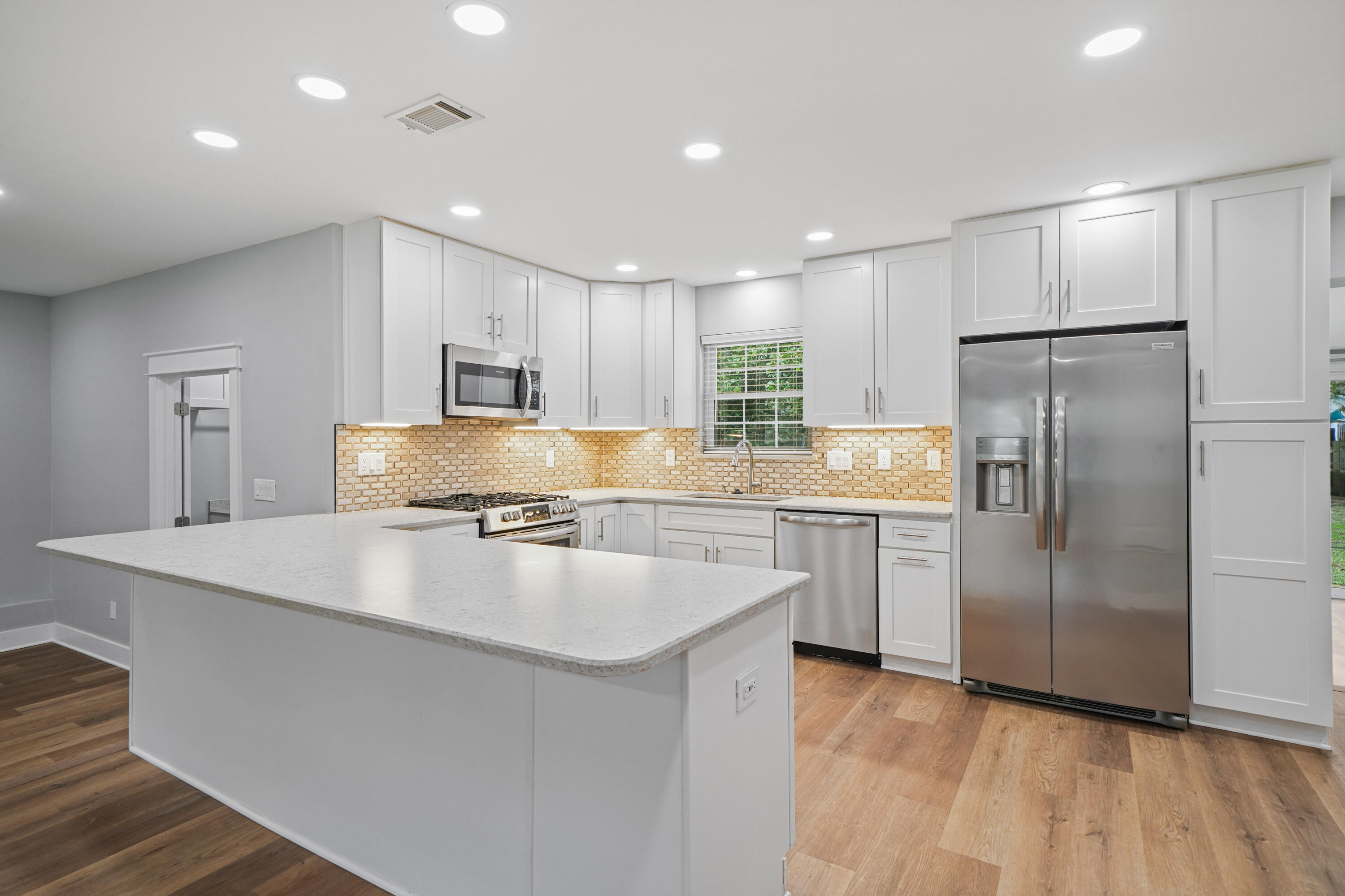 BAYSHORE PARK UNIT 3 - Residential