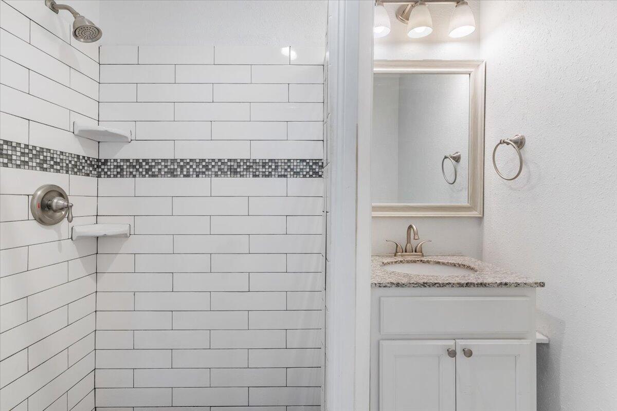 OAKLAND HEIGHTS - Residential