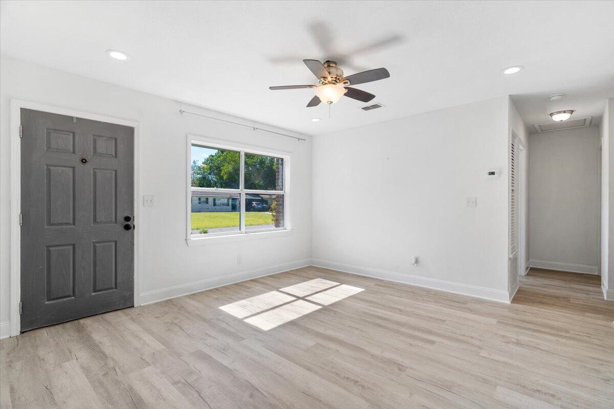 OAKLAND HEIGHTS - Residential