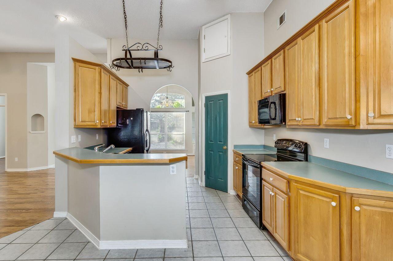 DANA POINTE - Residential