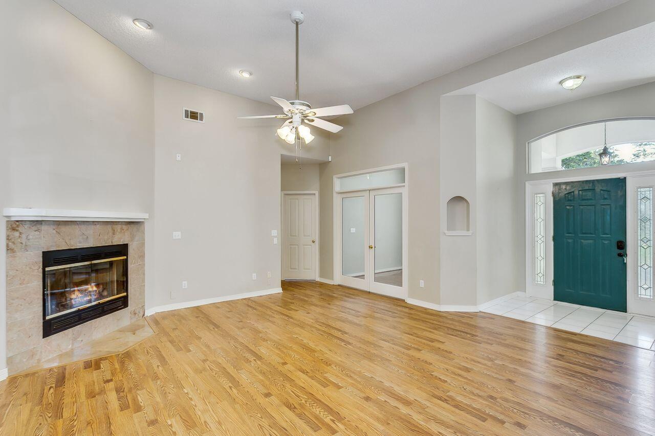 DANA POINTE - Residential
