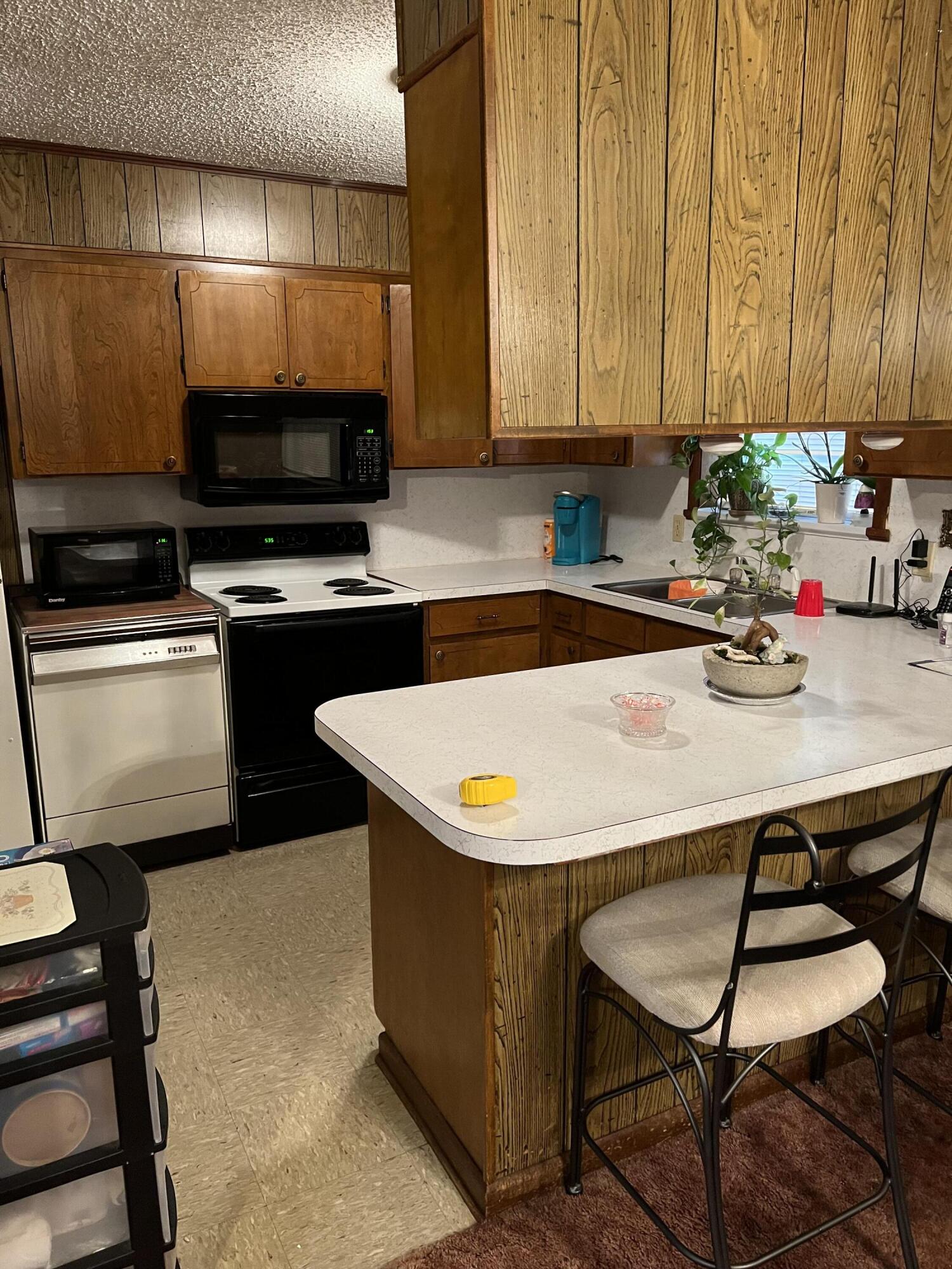 CRESTVIEW - Residential