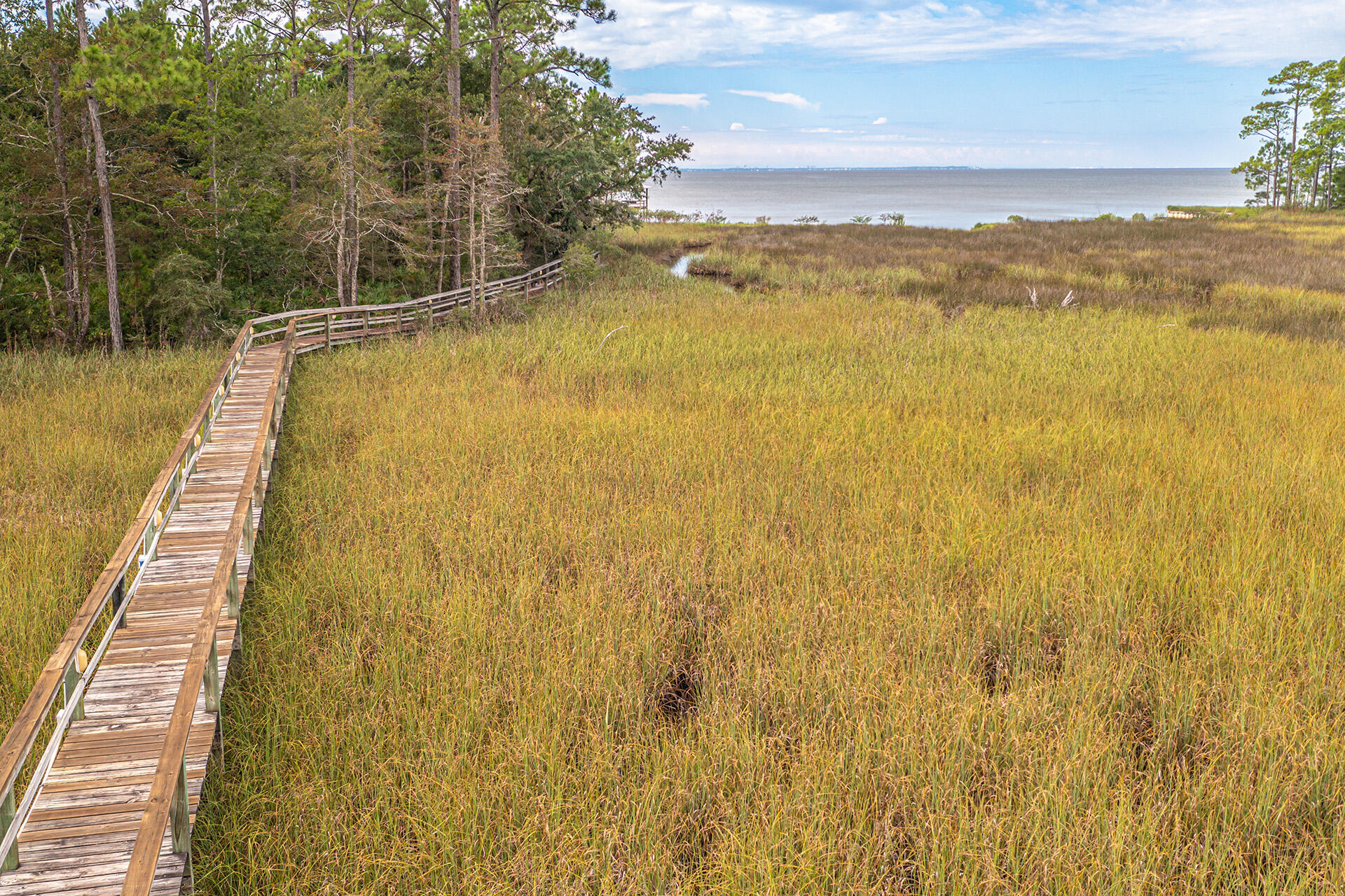 BAY HARBOUR - Land