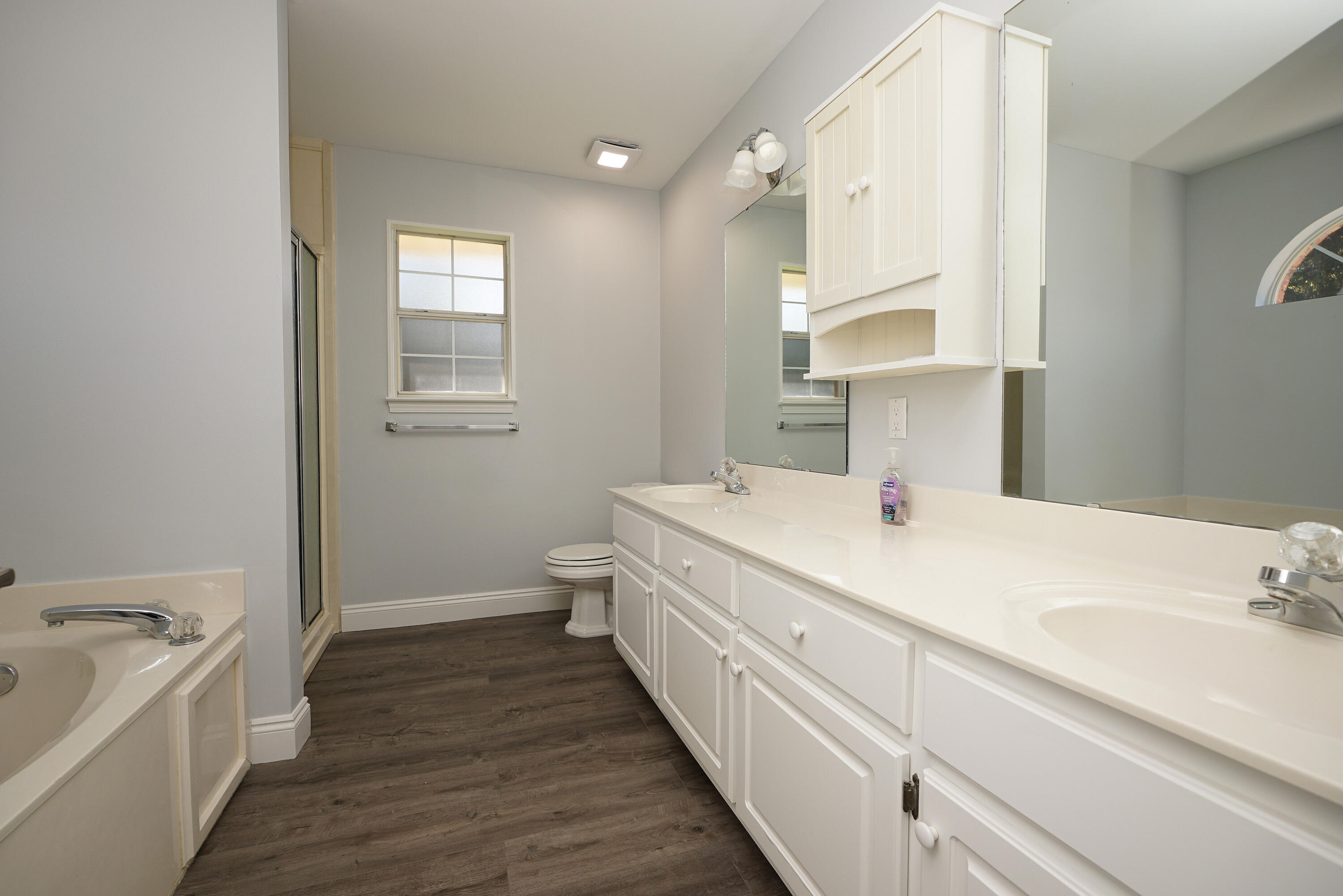 PARKWOOD ESTATES PH 5 - Residential Lease