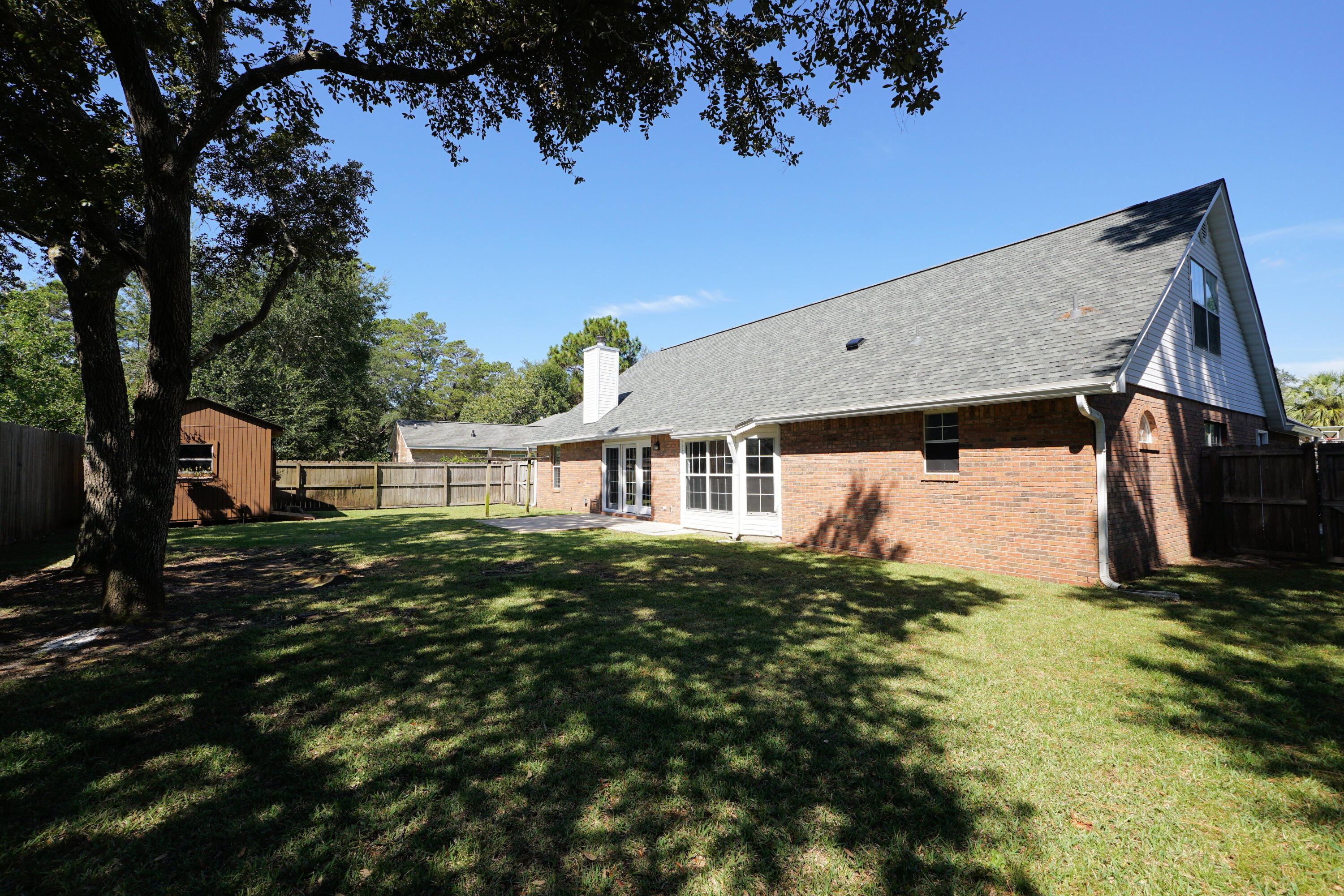 PARKWOOD ESTATES PH 5 - Residential Lease