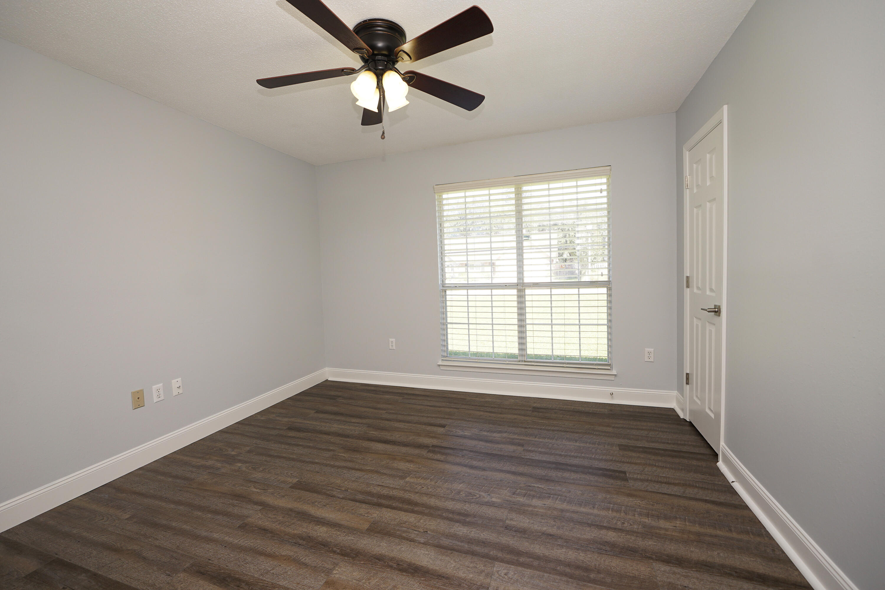 PARKWOOD ESTATES PH 5 - Residential Lease