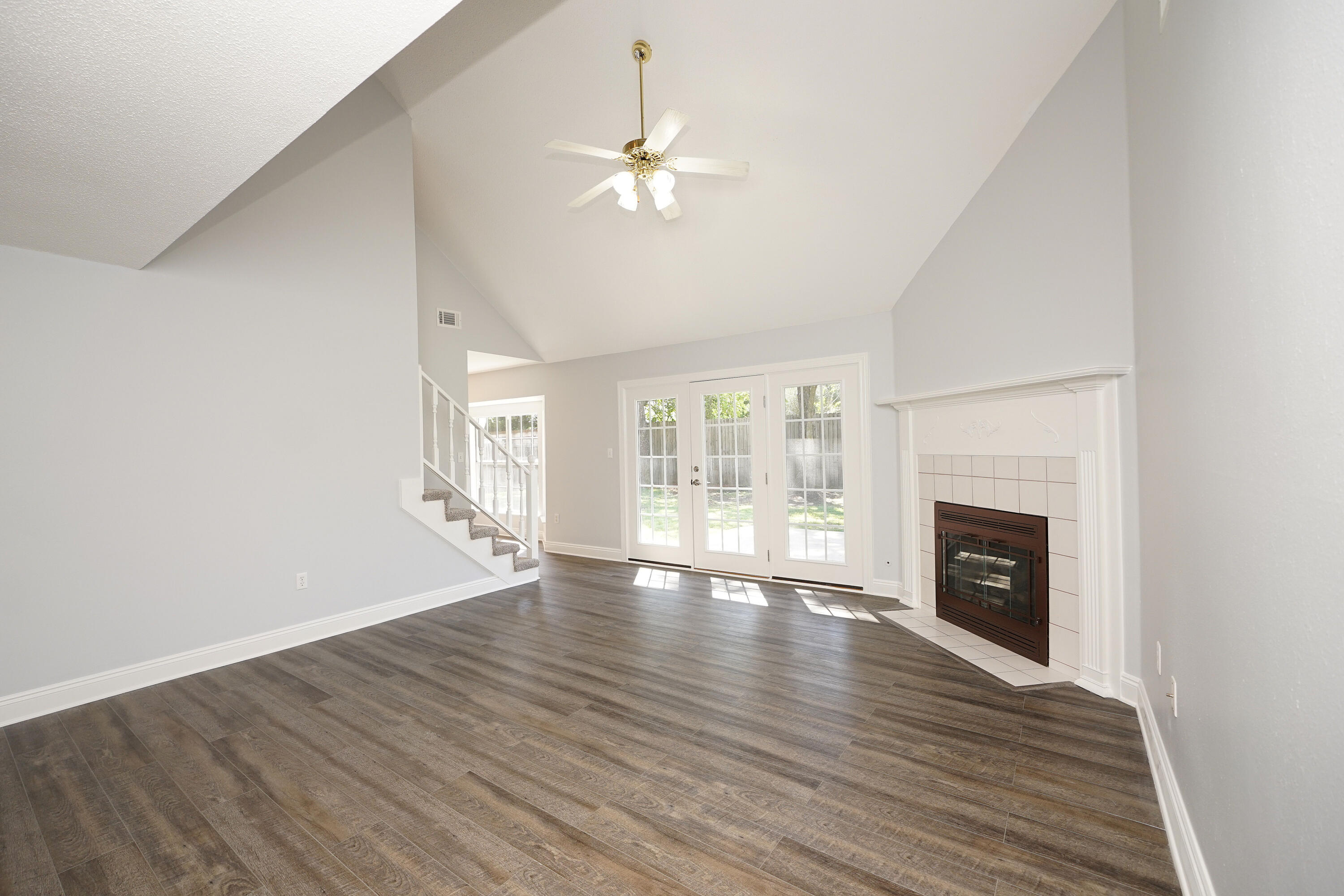 PARKWOOD ESTATES PH 5 - Residential Lease