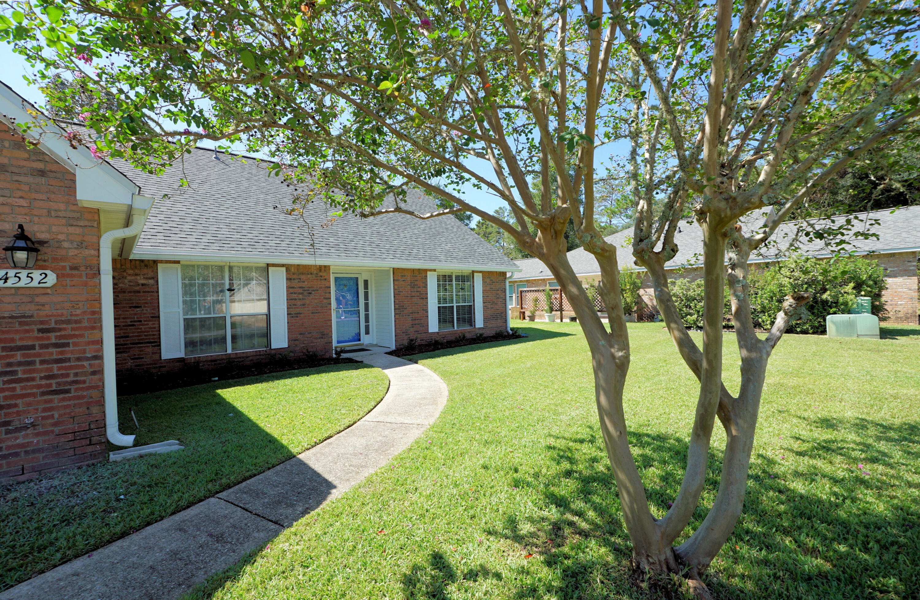 PARKWOOD ESTATES PH 5 - Residential Lease