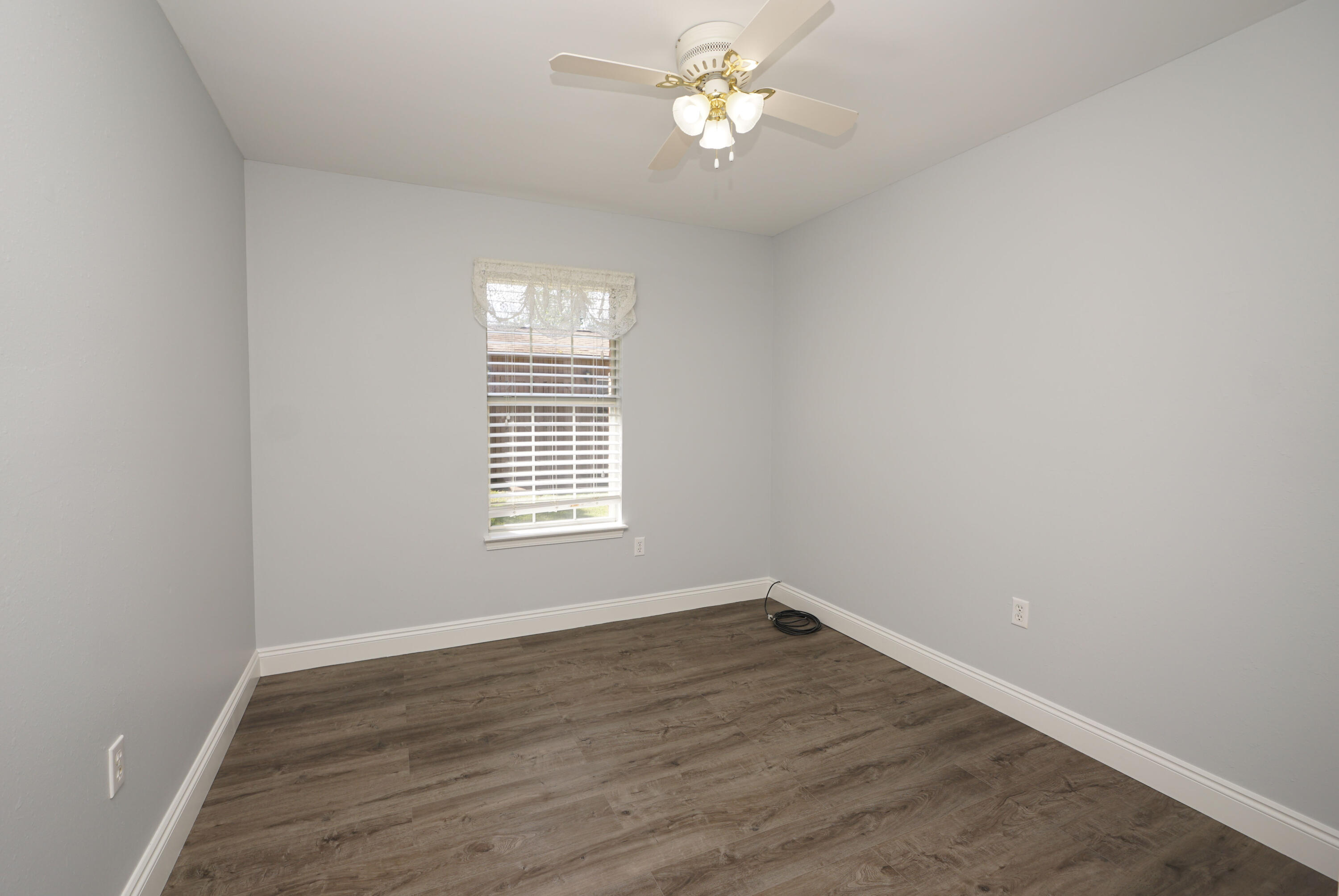 PARKWOOD ESTATES PH 5 - Residential Lease