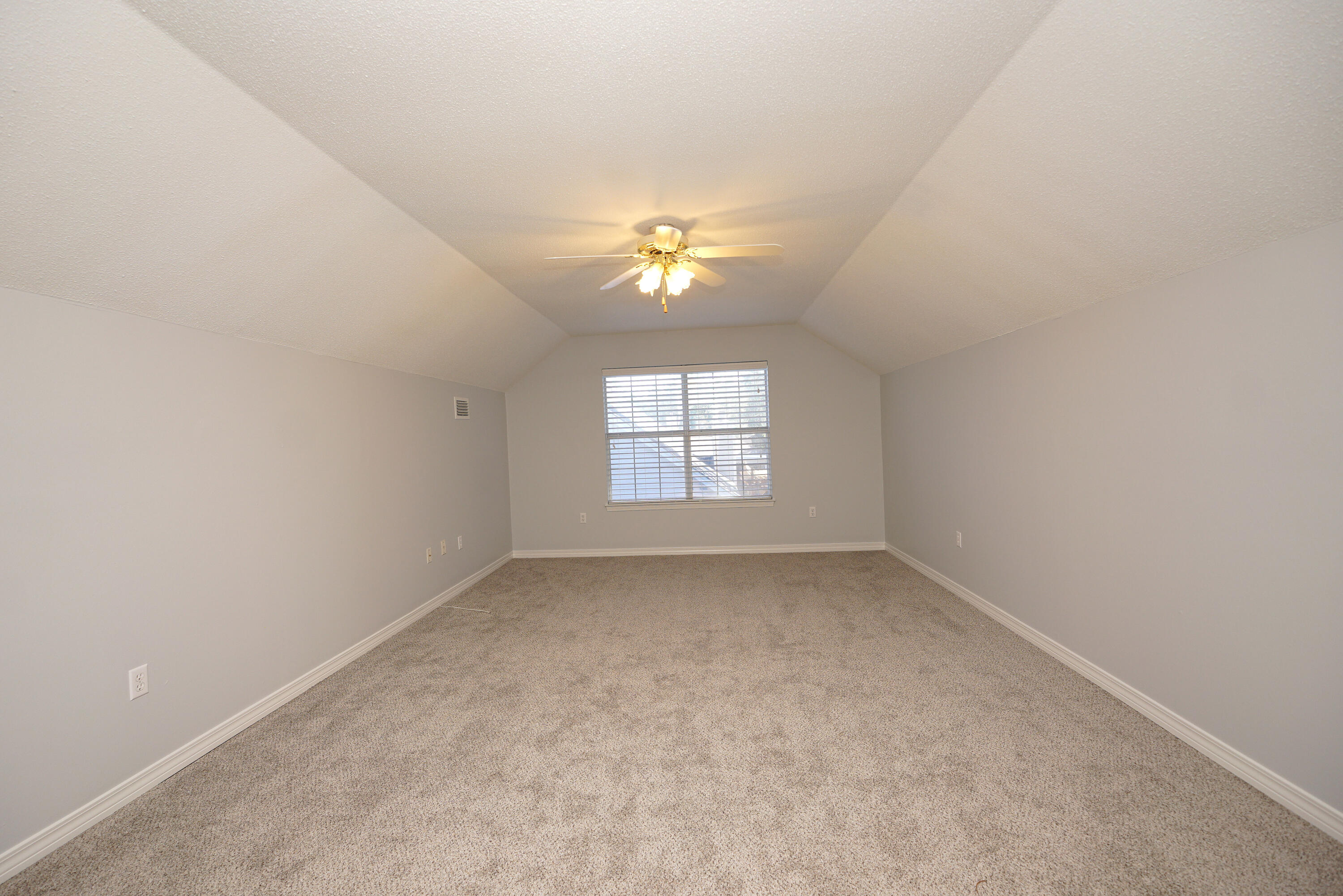 PARKWOOD ESTATES PH 5 - Residential Lease