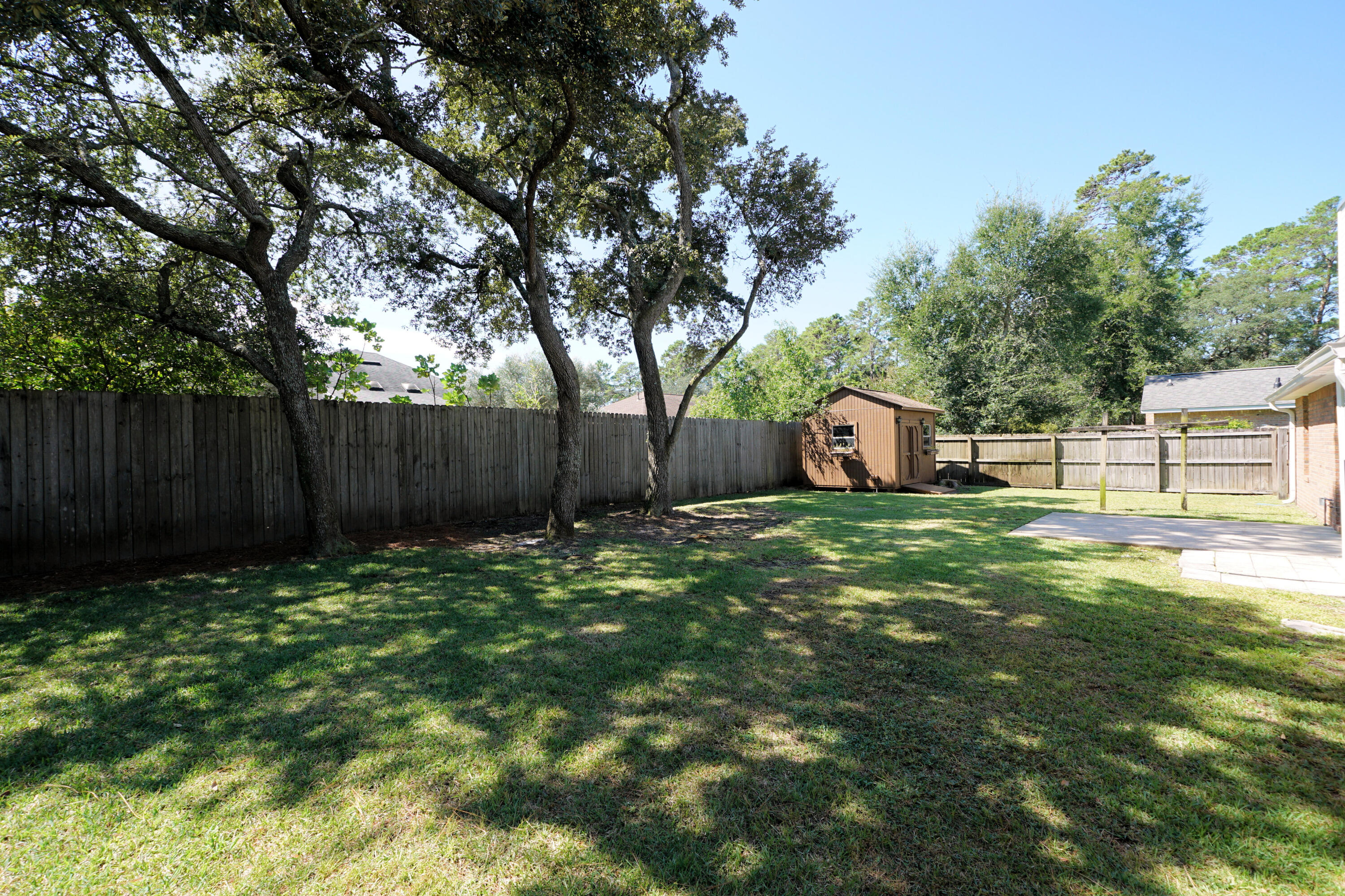 PARKWOOD ESTATES PH 5 - Residential Lease