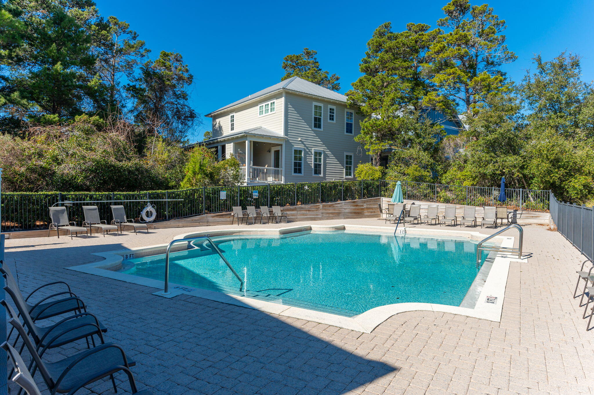 LAKESIDE AT BLUE MOUNTAIN BEACH - Residential