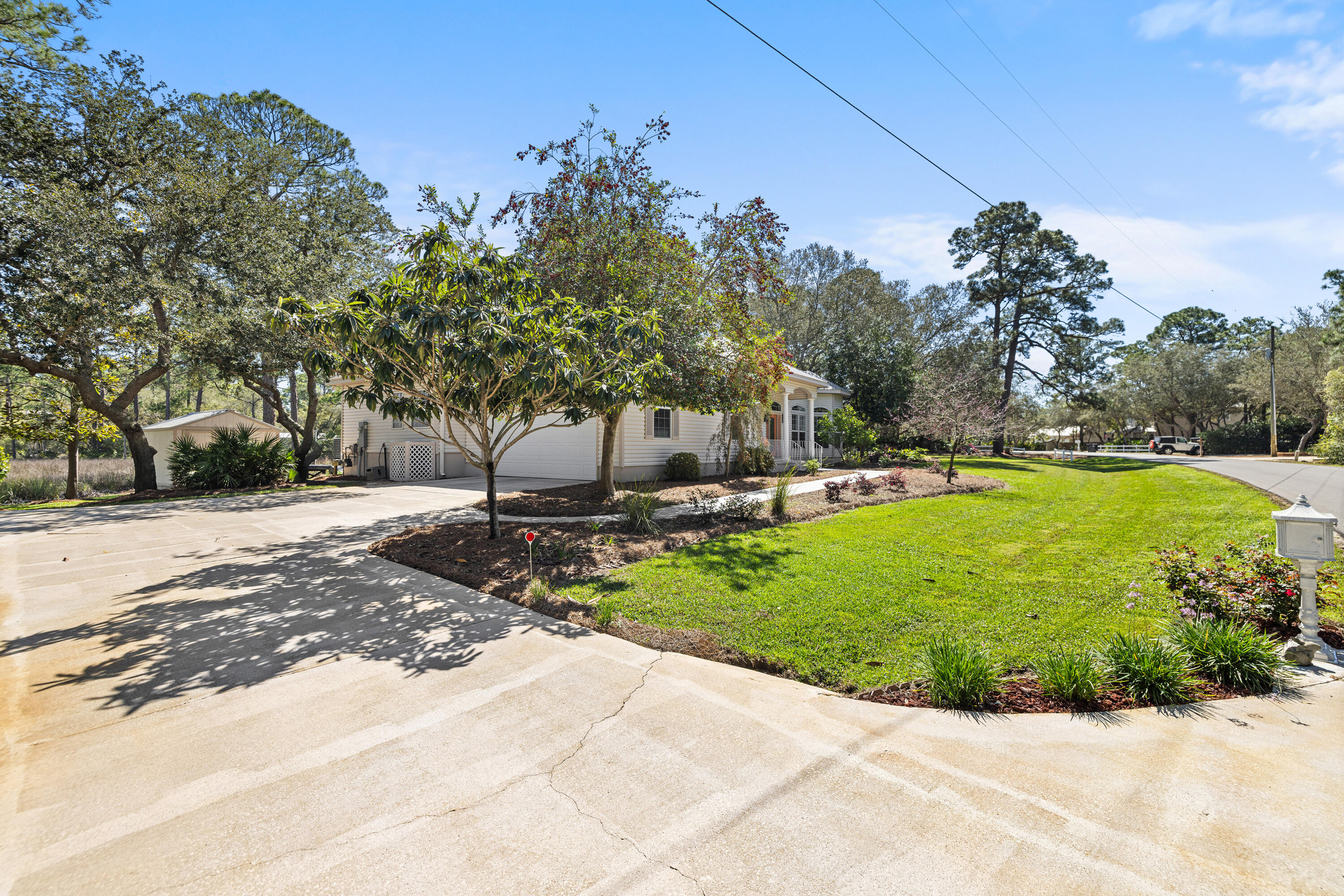 BAY PINE SHORES - Residential