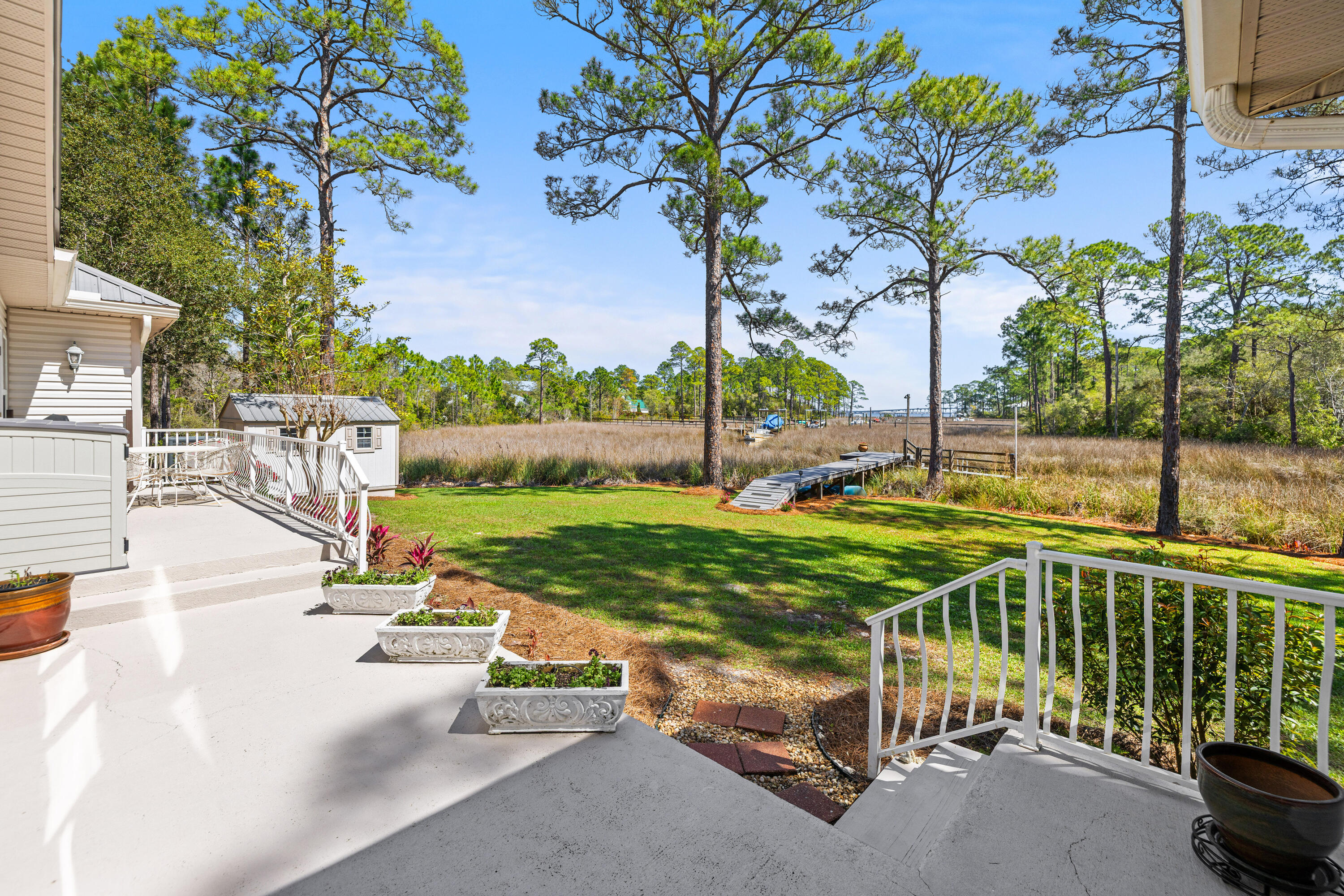 BAY PINE SHORES - Residential