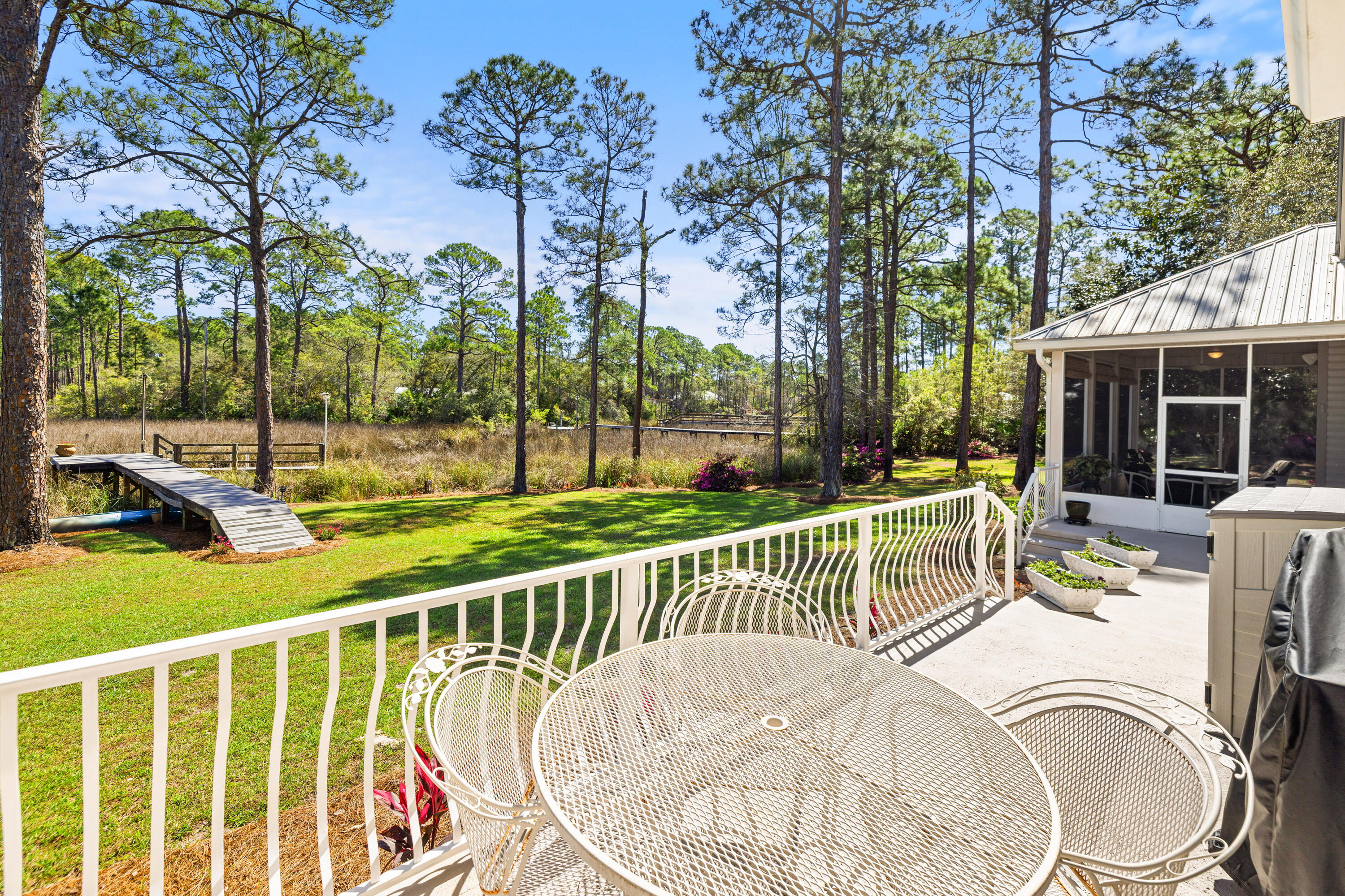 BAY PINE SHORES - Residential