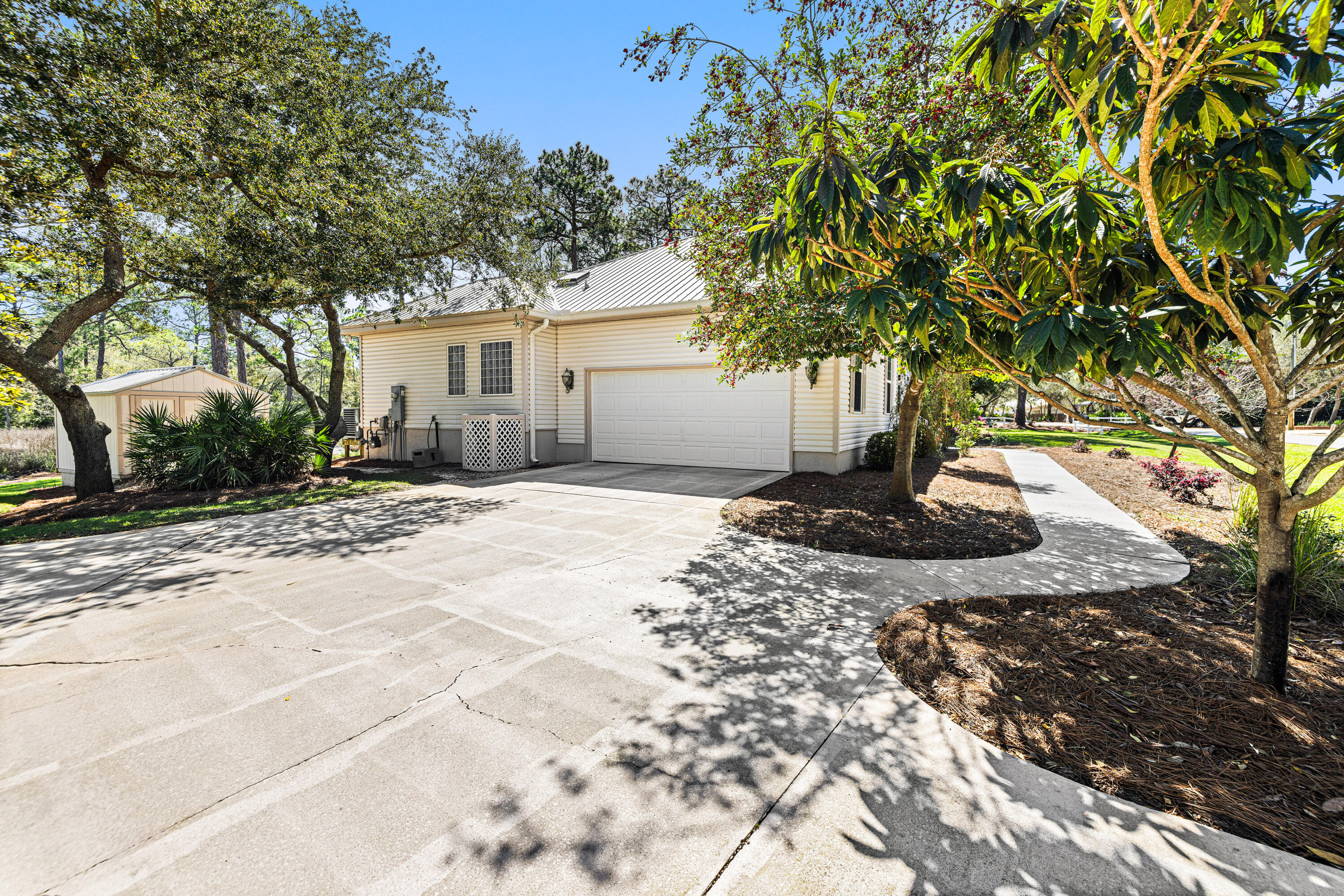 BAY PINE SHORES - Residential