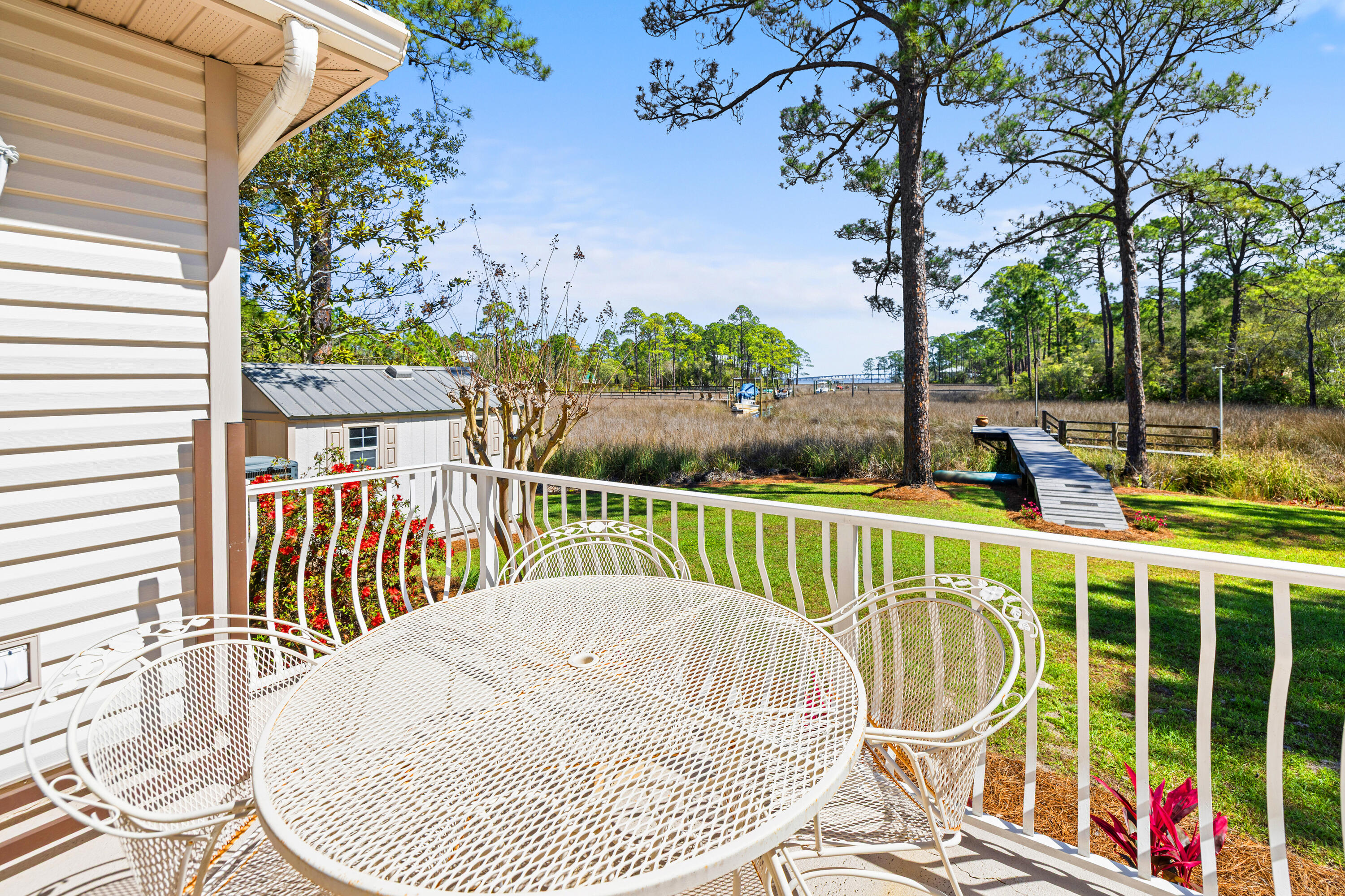 BAY PINE SHORES - Residential