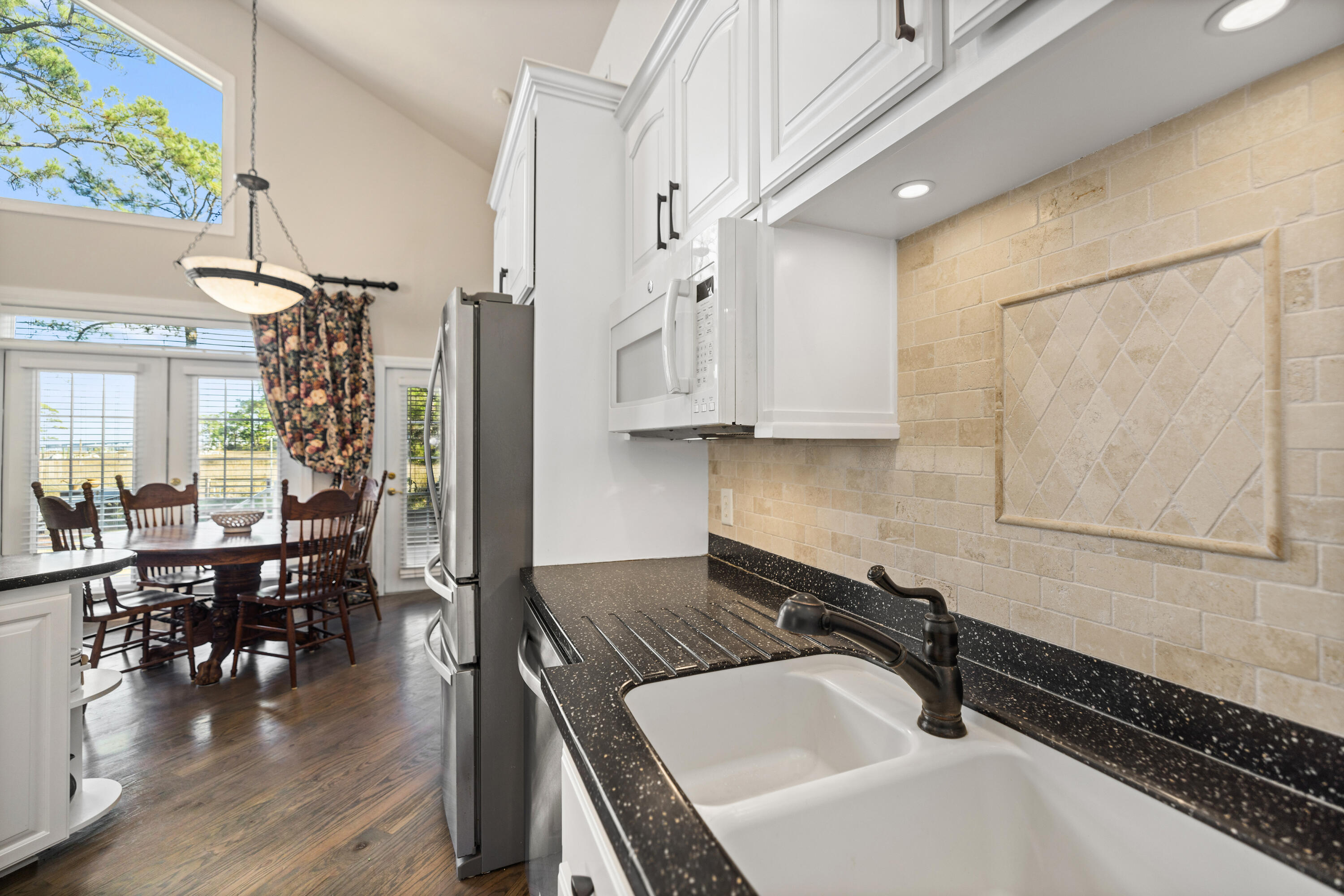 BAY PINE SHORES - Residential