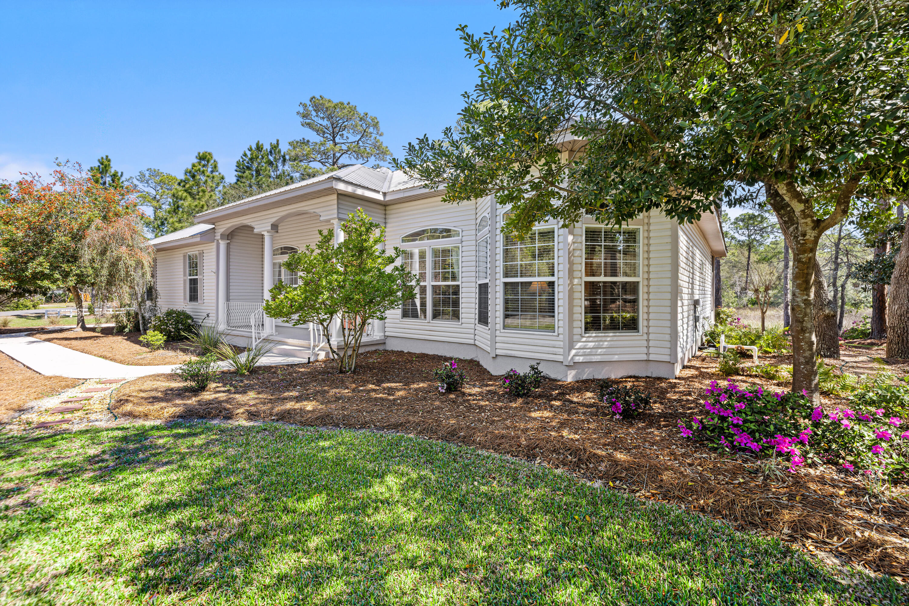 BAY PINE SHORES - Residential