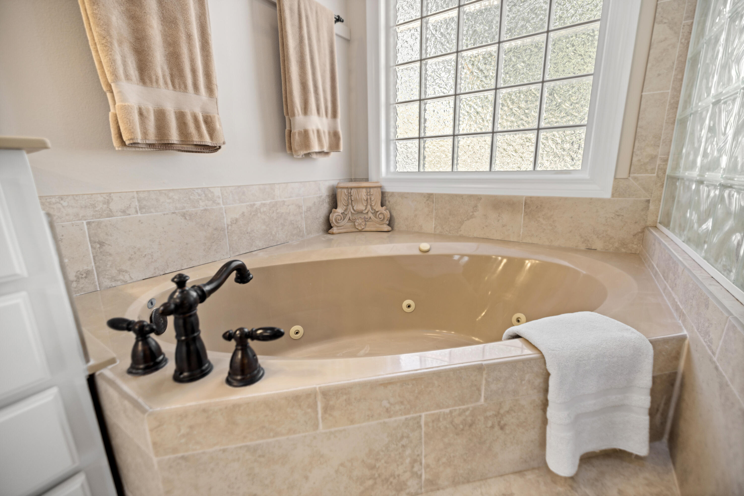 BAY PINE SHORES - Residential