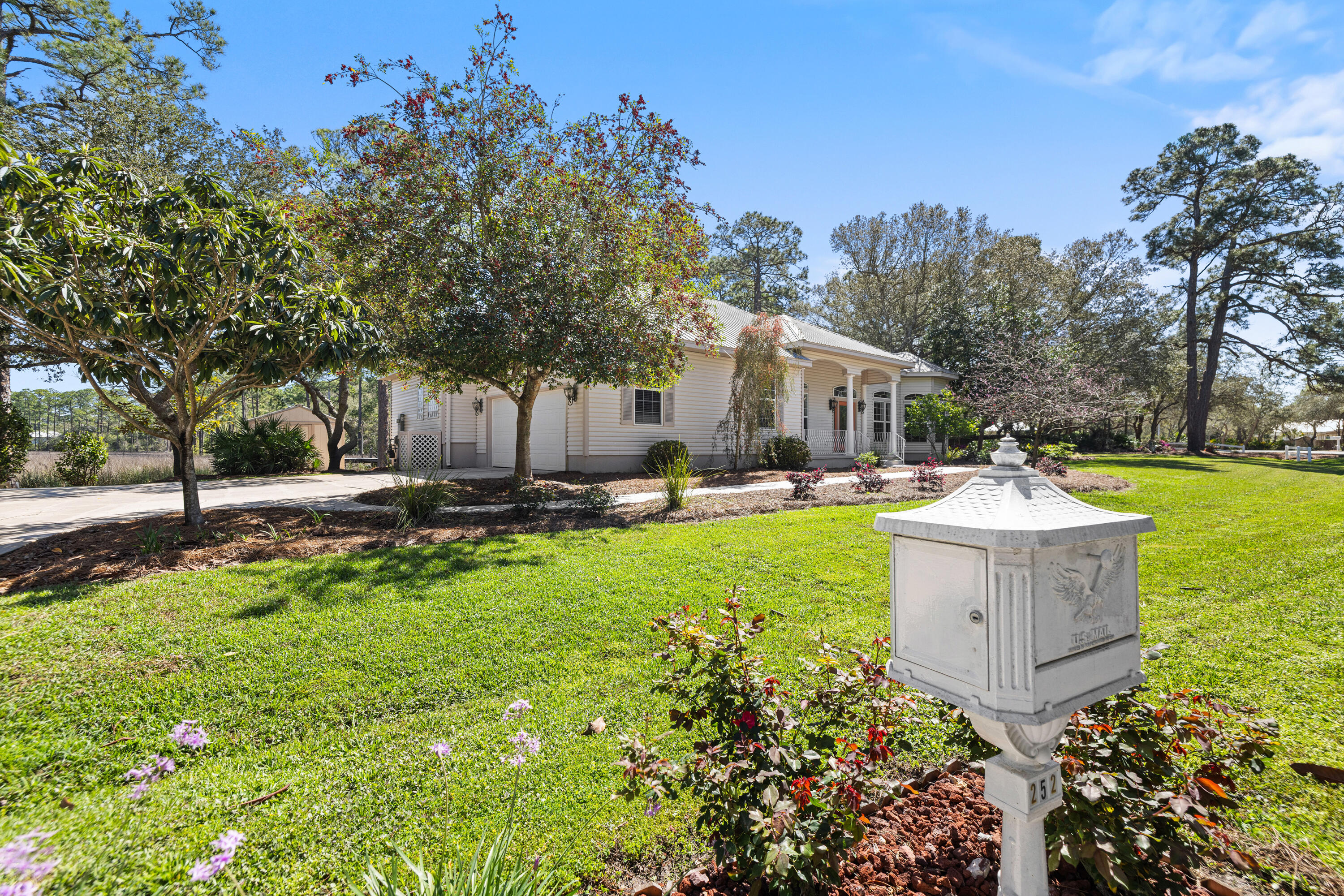 BAY PINE SHORES - Residential