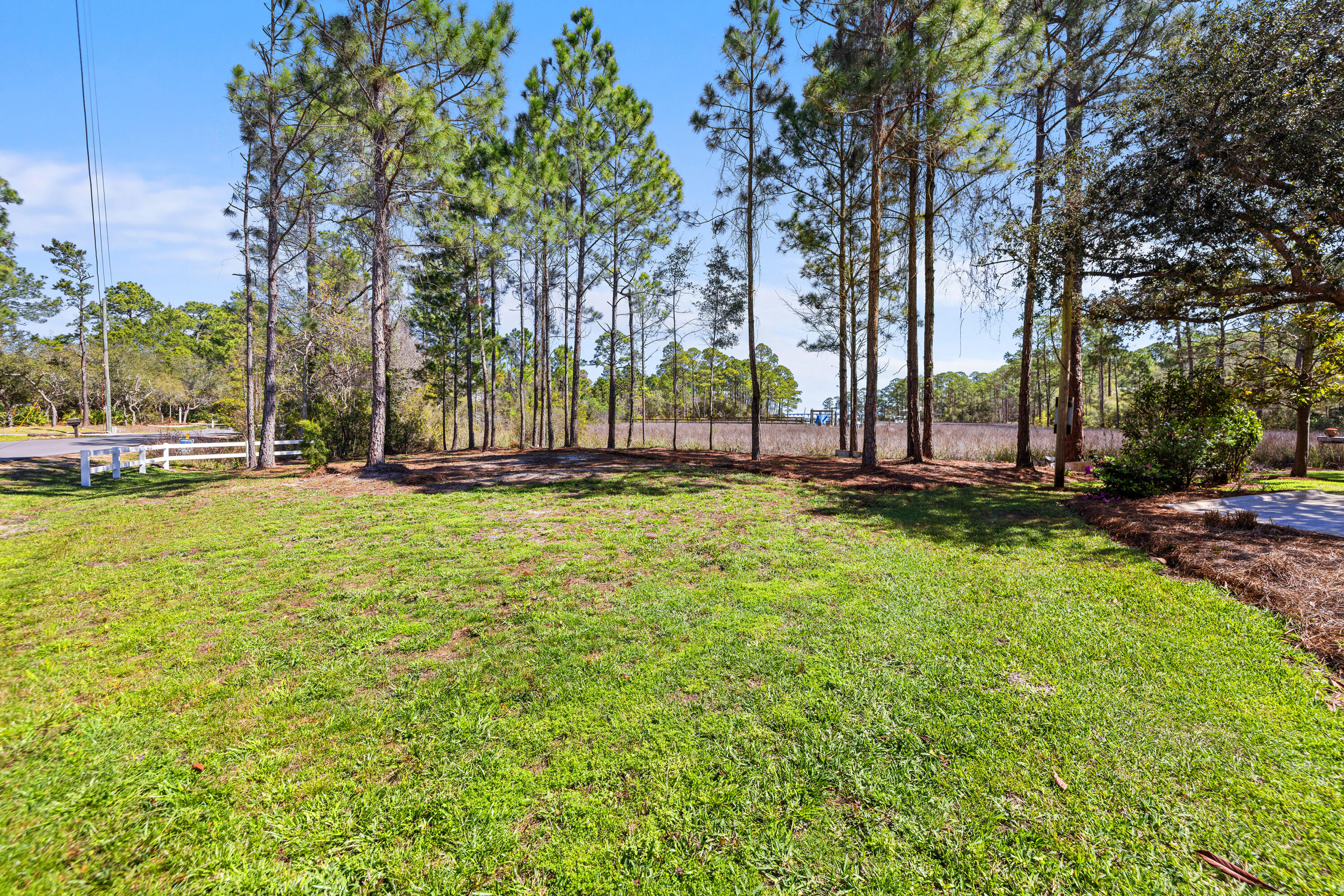 BAY PINE SHORES - Residential
