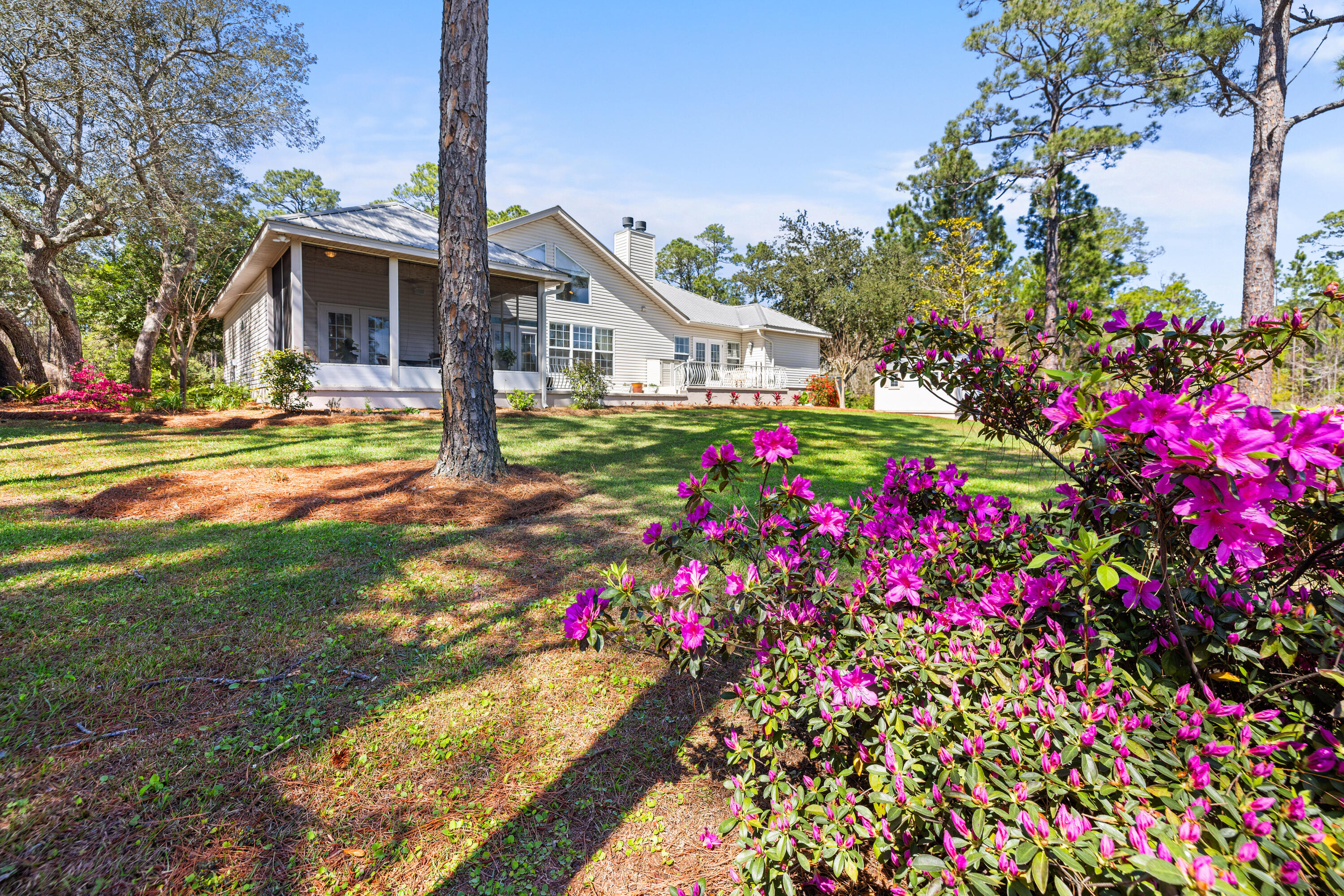 BAY PINE SHORES - Residential
