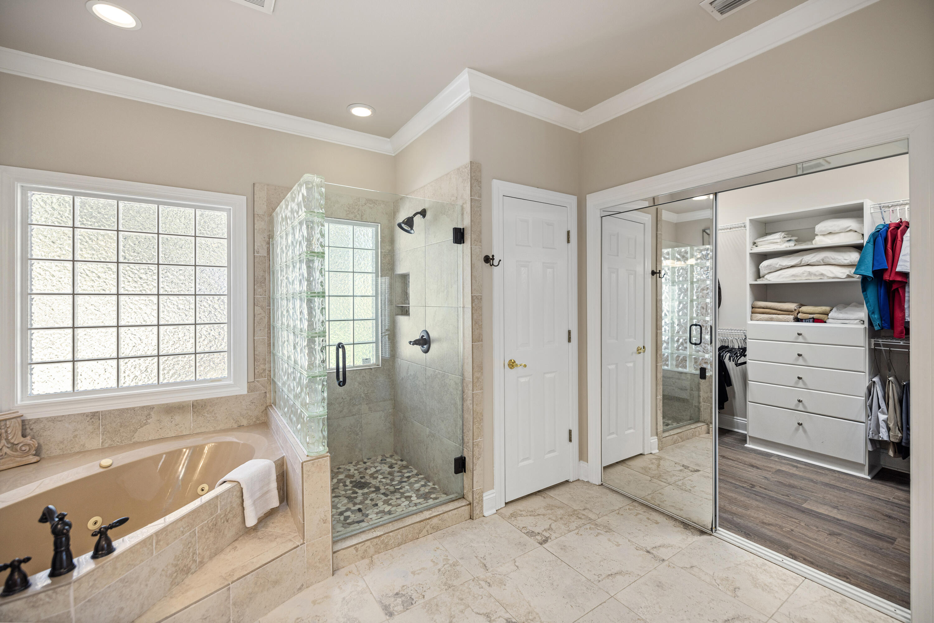 BAY PINE SHORES - Residential