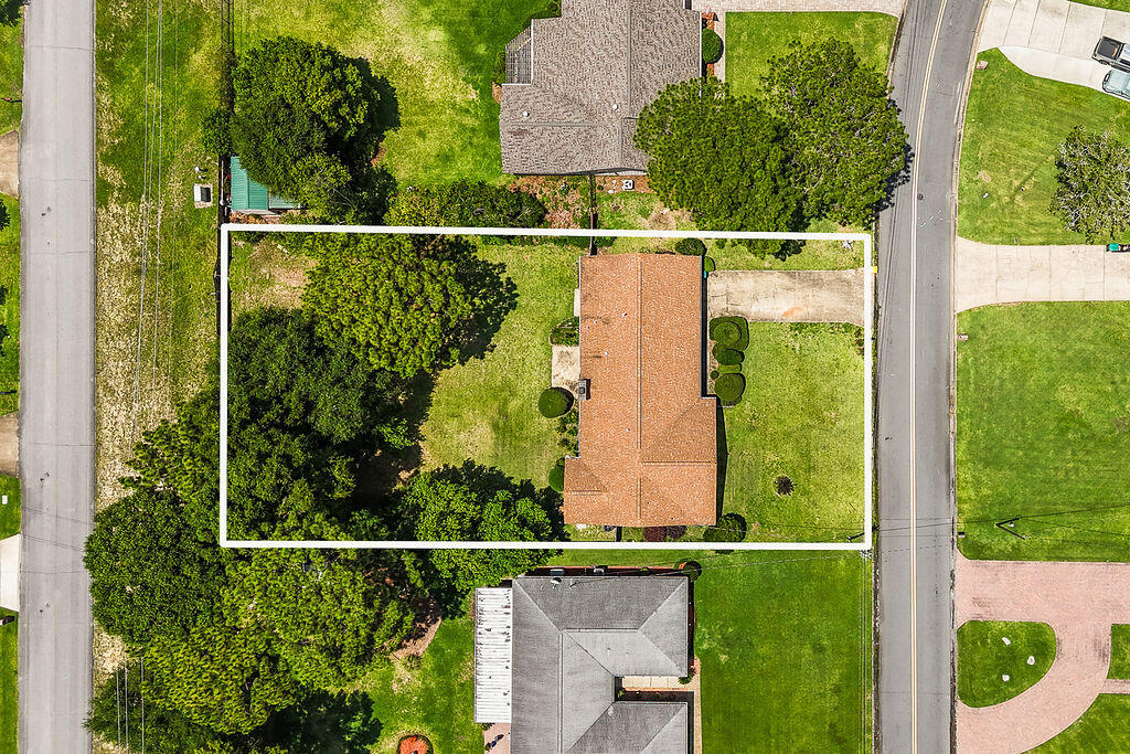 LAKE LORRAINE ESTATES 1 - Residential