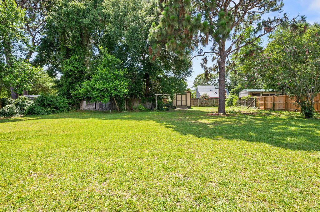 LAKE LORRAINE ESTATES 1 - Residential