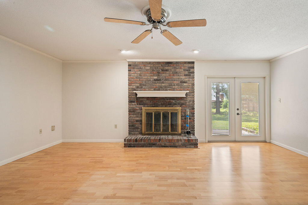 LAKE LORRAINE ESTATES 1 - Residential