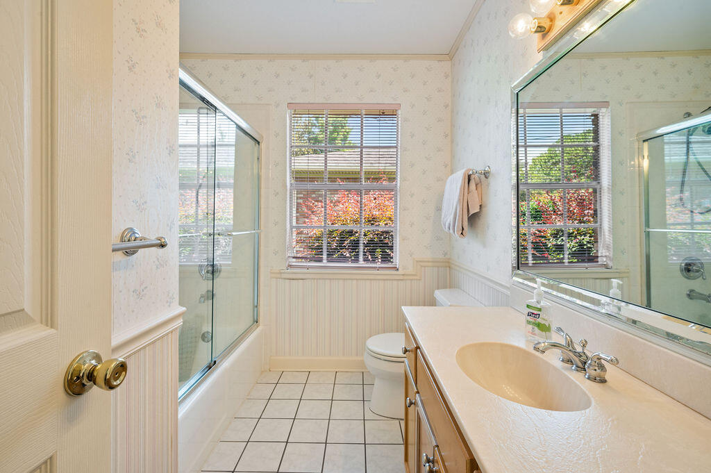 LAKE LORRAINE ESTATES 1 - Residential