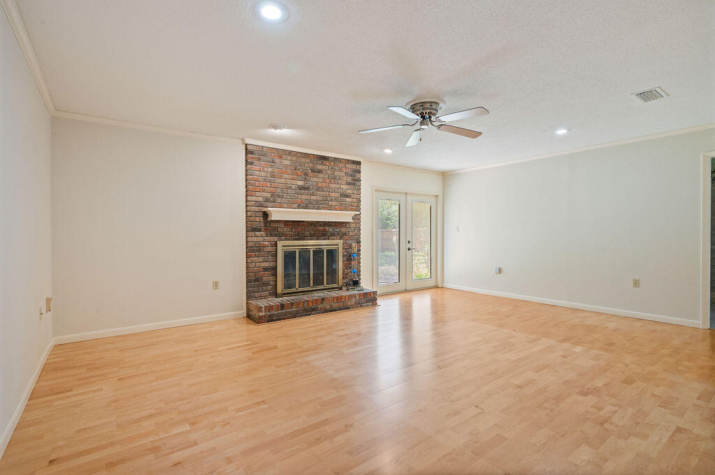 LAKE LORRAINE ESTATES 1 - Residential