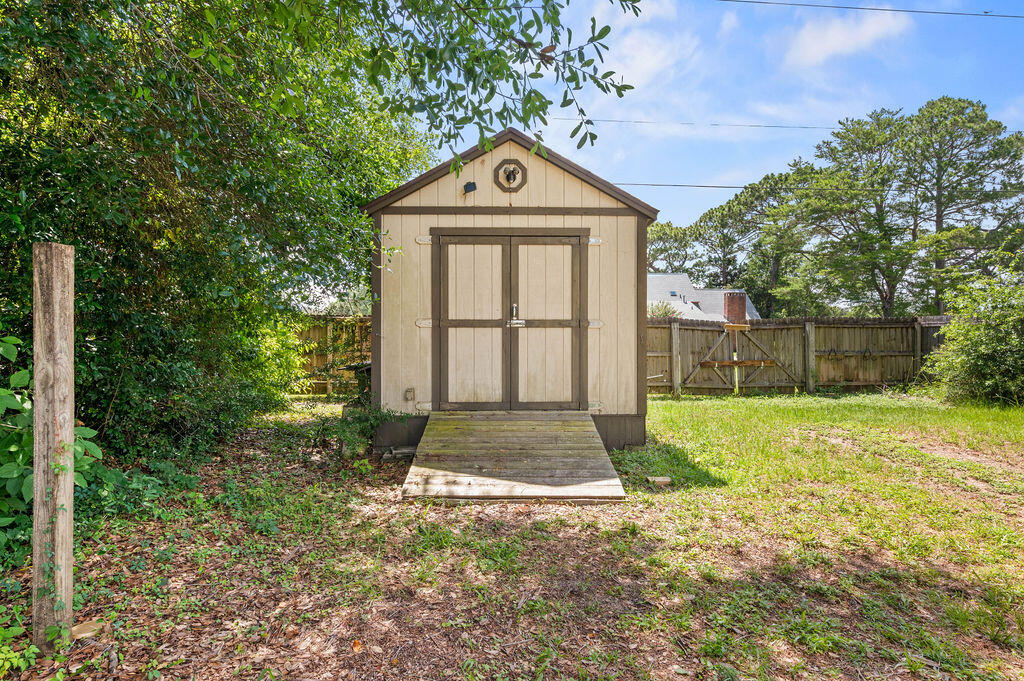 LAKE LORRAINE ESTATES 1 - Residential