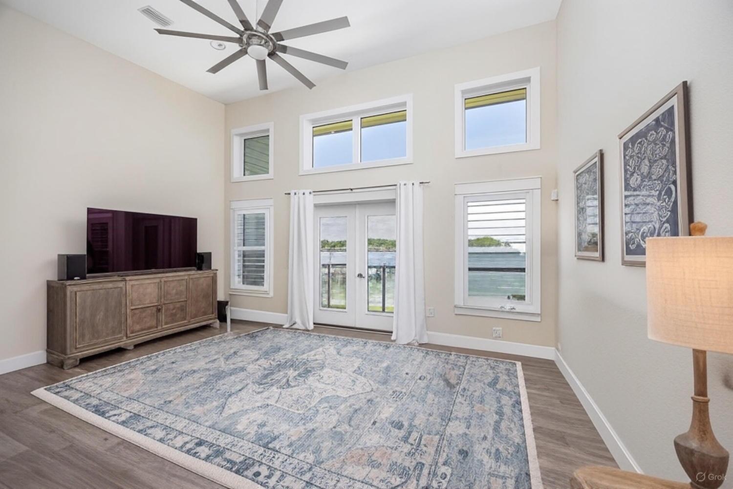 SOUNDSIDE LOFTS - Residential