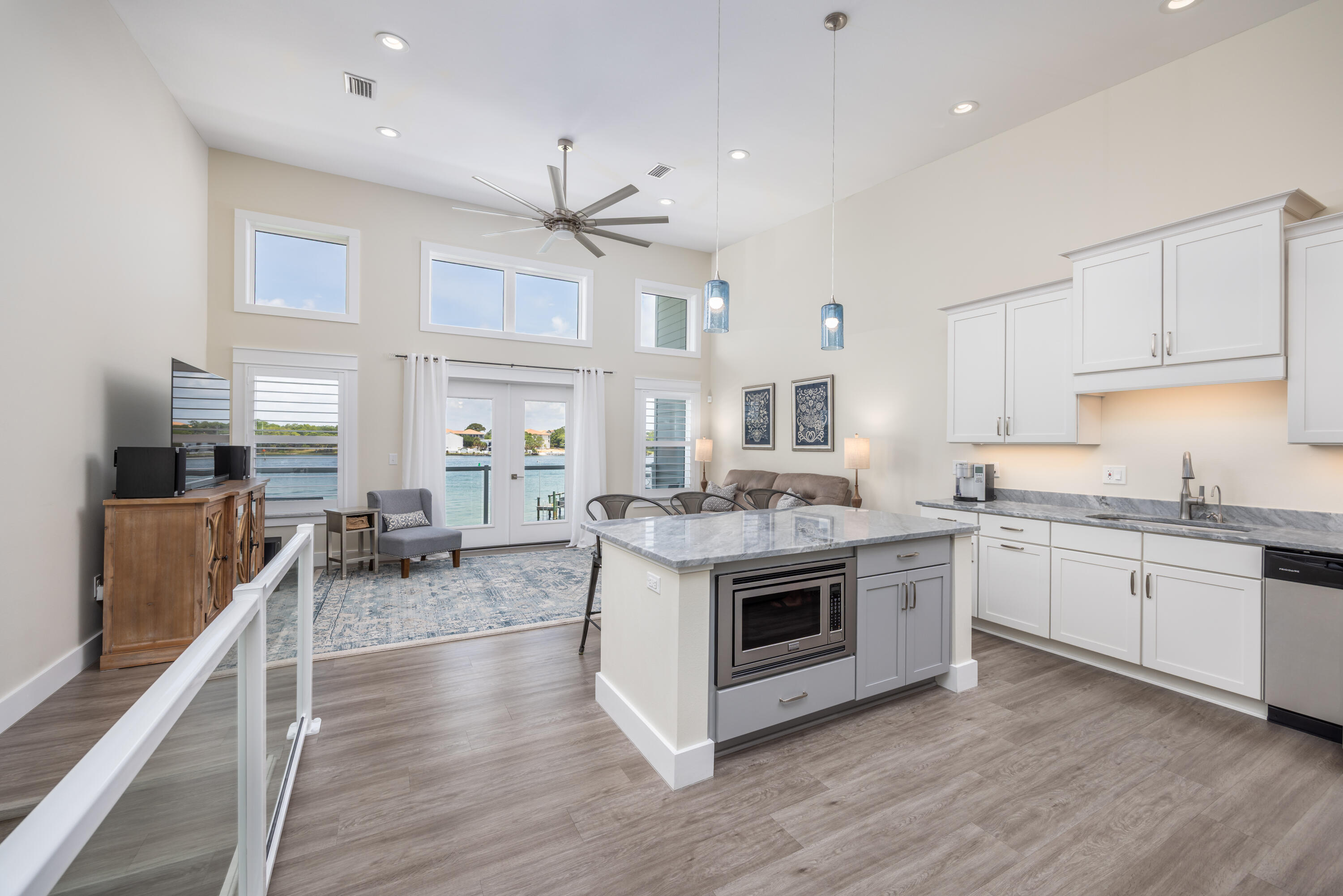 SOUNDSIDE LOFTS - Residential