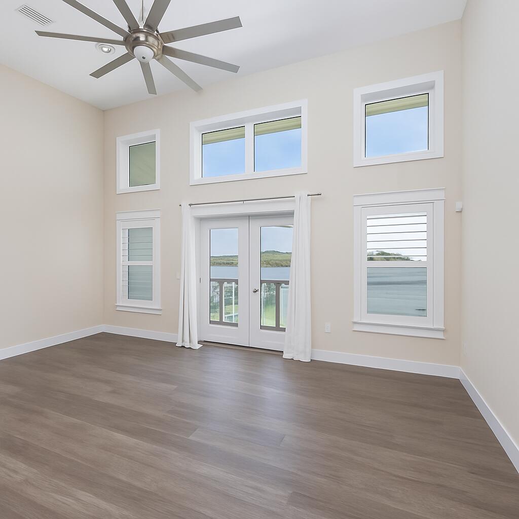 SOUNDSIDE LOFTS - Residential