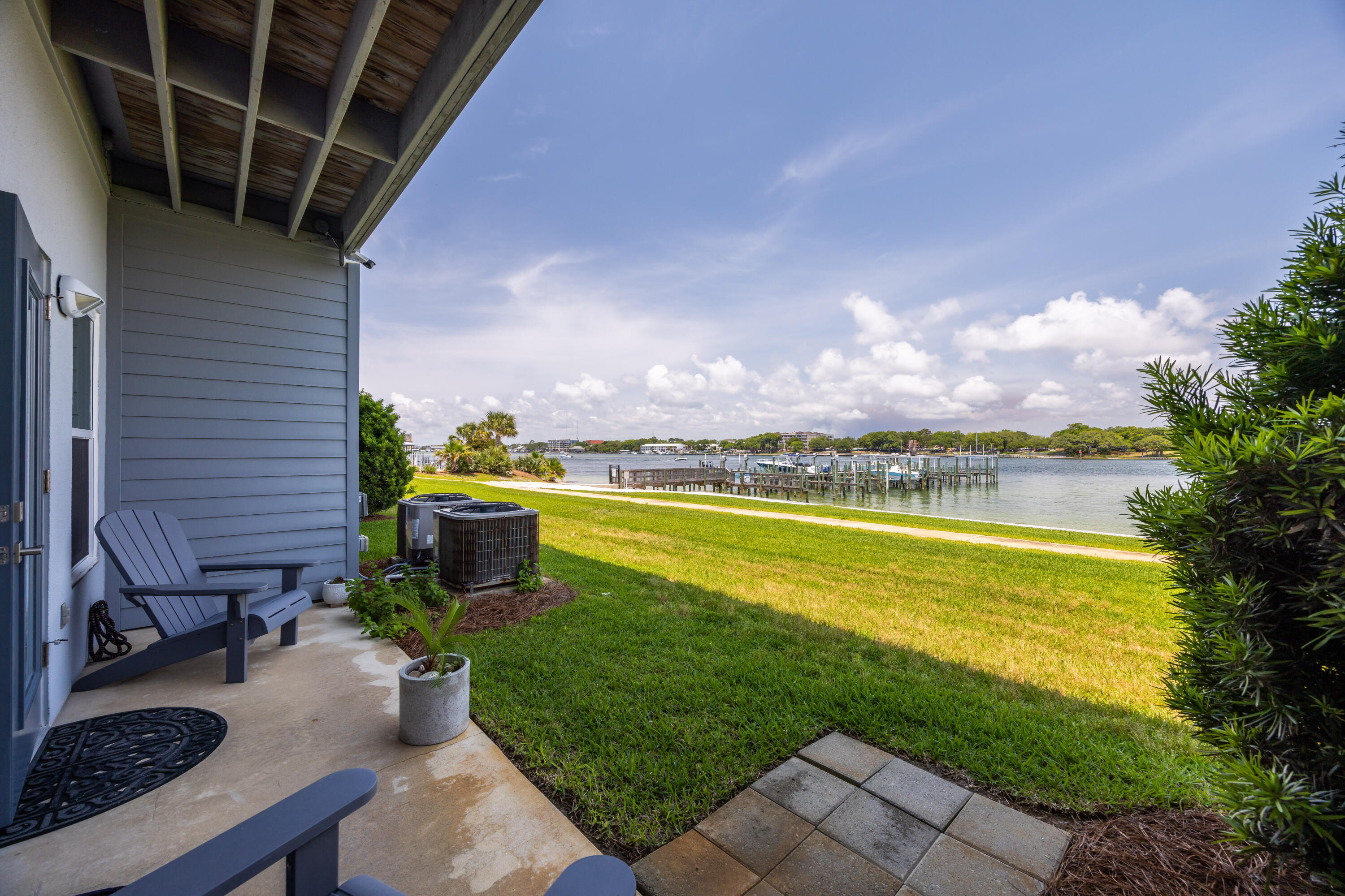 SOUNDSIDE LOFTS - Residential