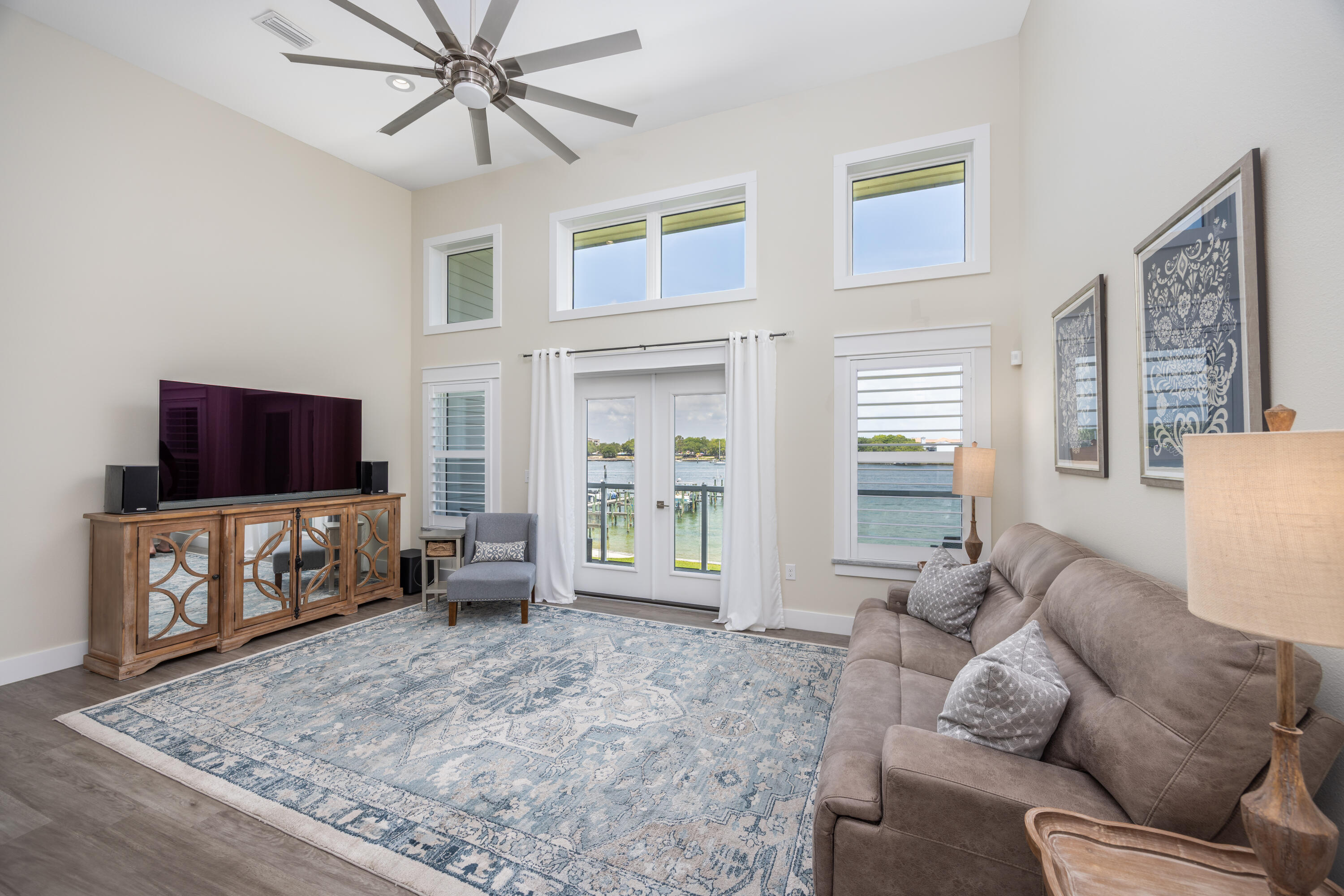 SOUNDSIDE LOFTS - Residential
