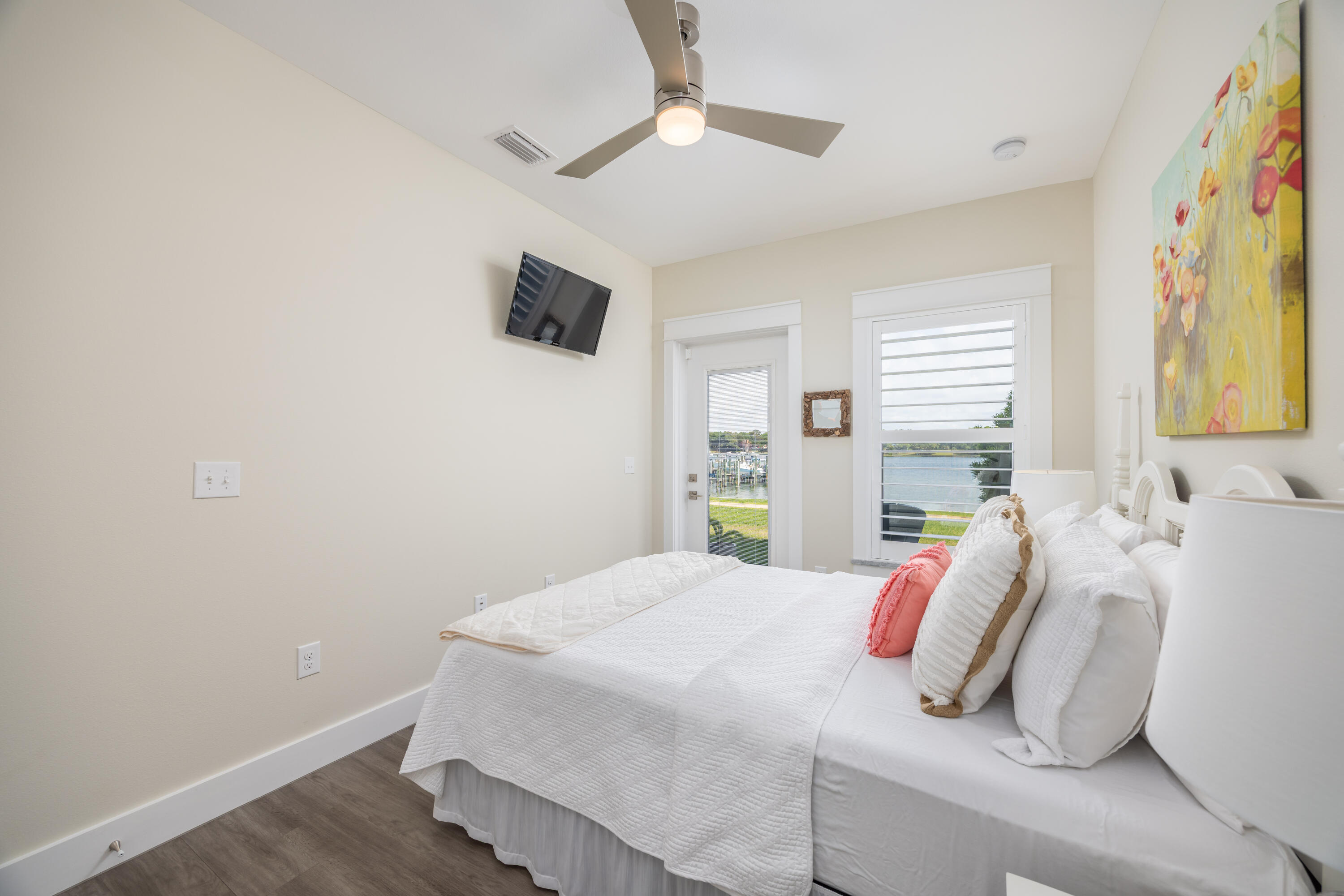 SOUNDSIDE LOFTS - Residential